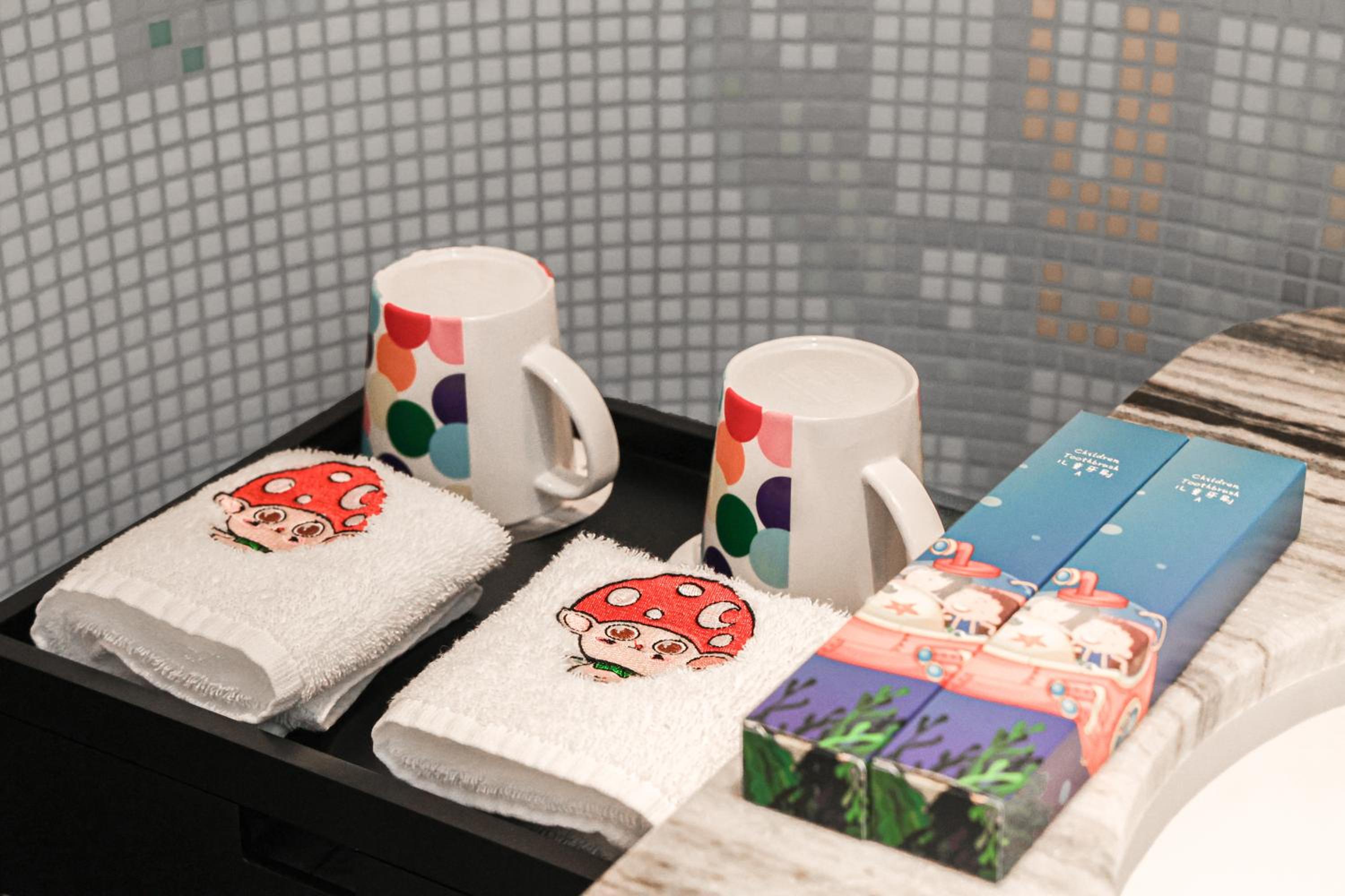 Standard Double Room with One Kid Bed and Lake View - Kids Theme