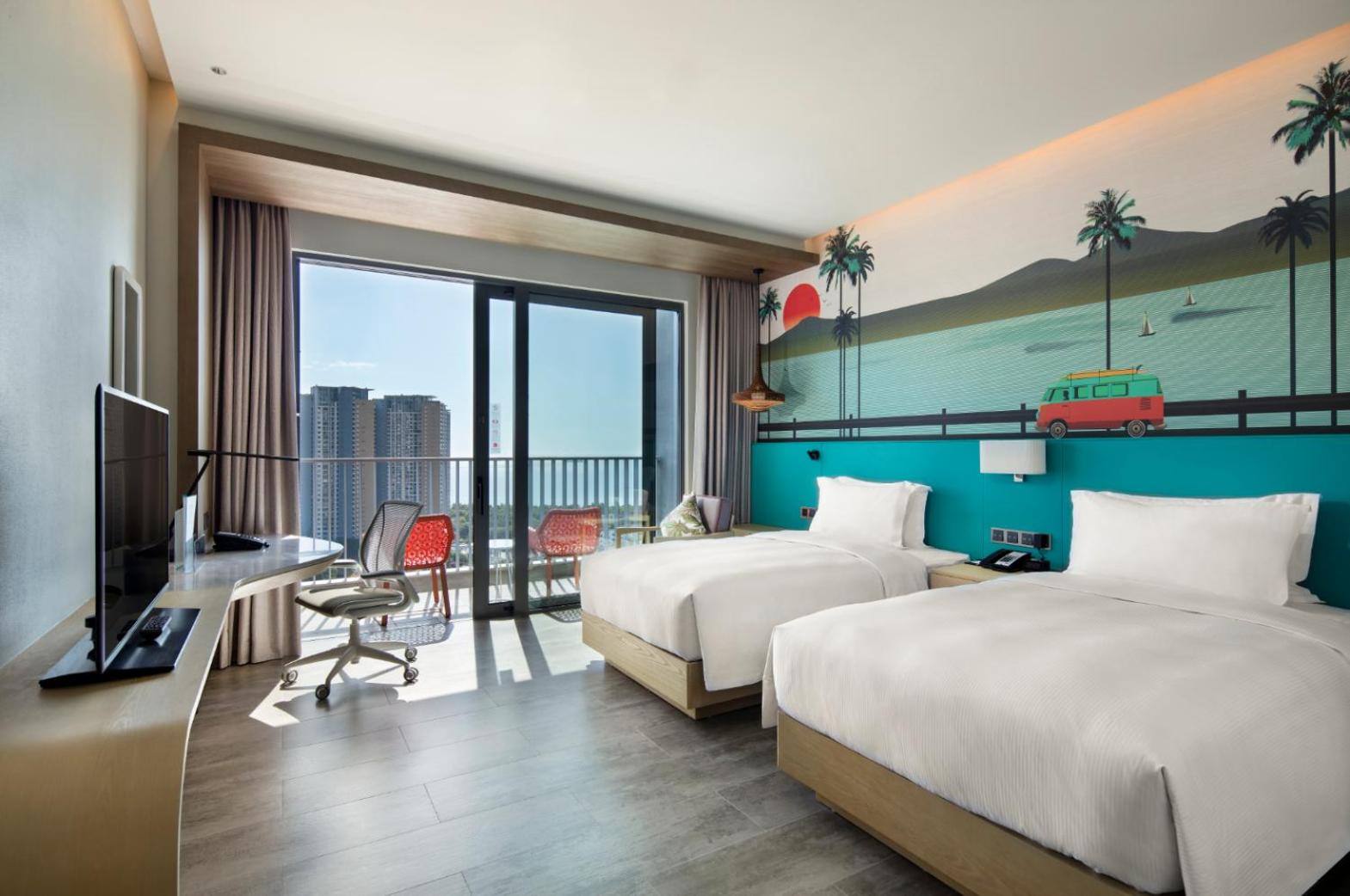 Twin Guestroom with Balcony and Sea View
