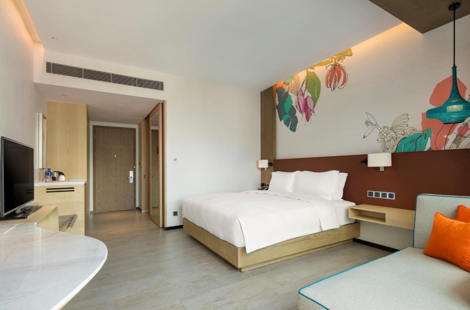 King Guestroom with Balcony