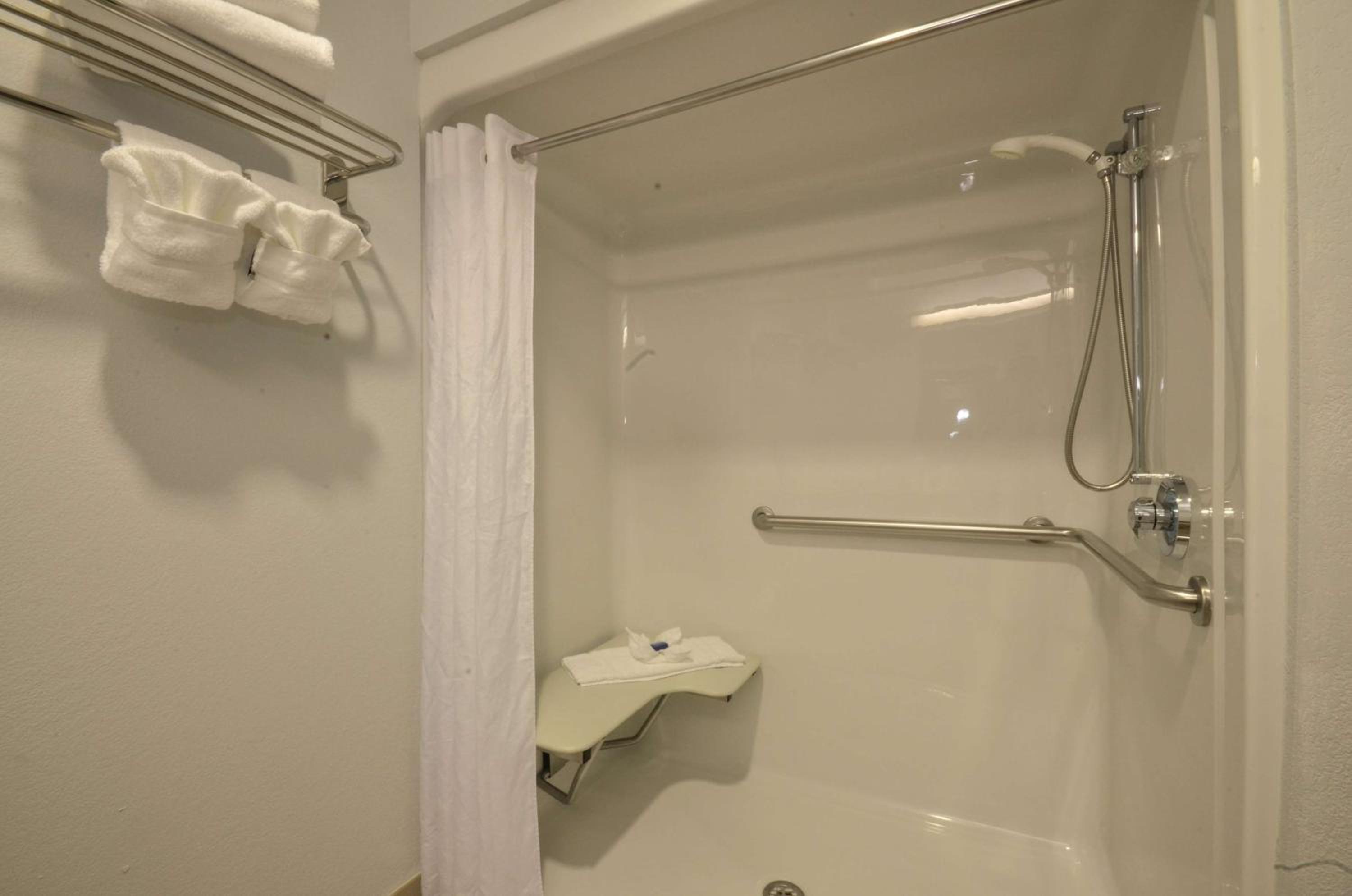 King Room with Roll-in Shower - Disability Access/Non-Smoking