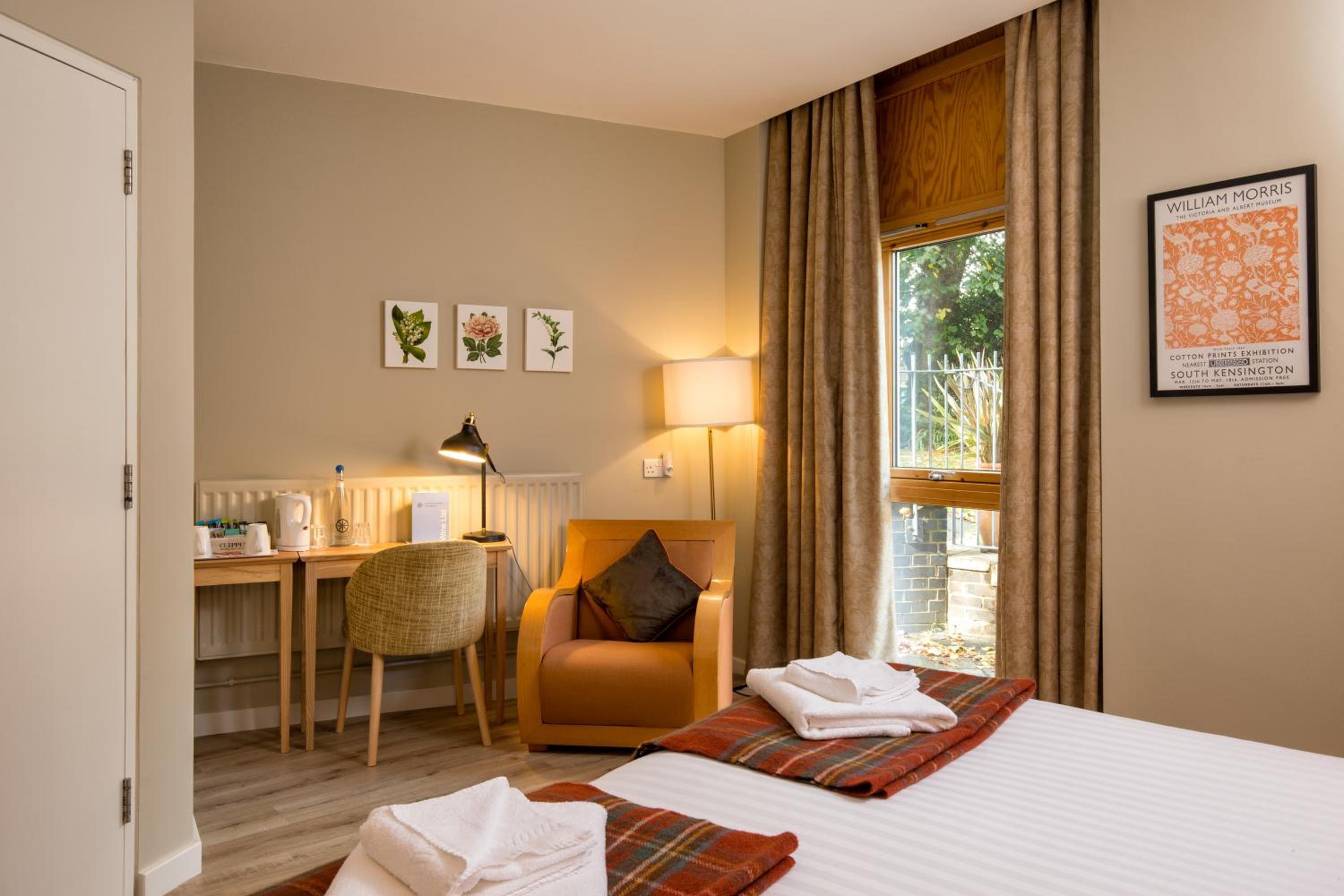 Deluxe King Room