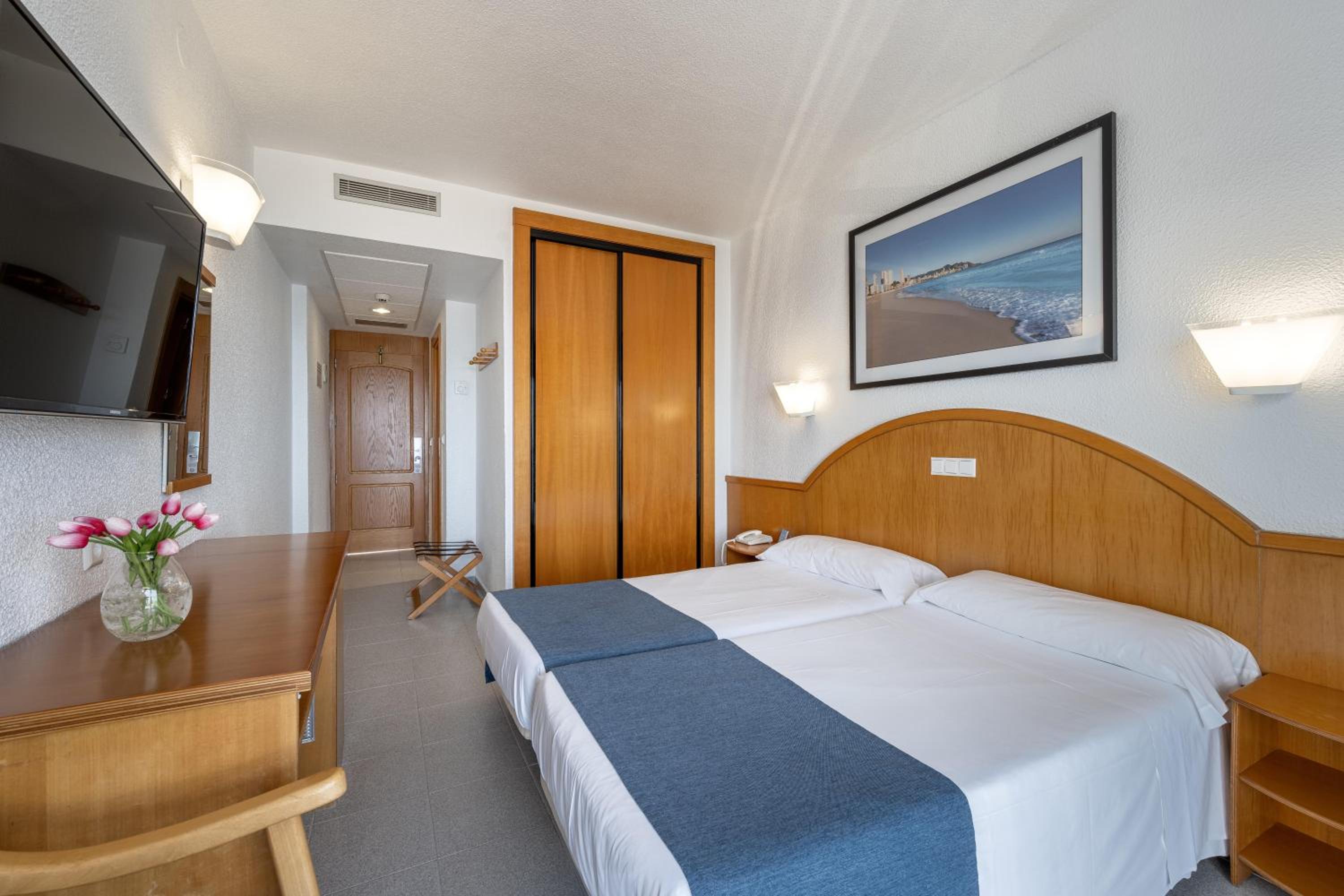 Double or Twin Room with Sea View