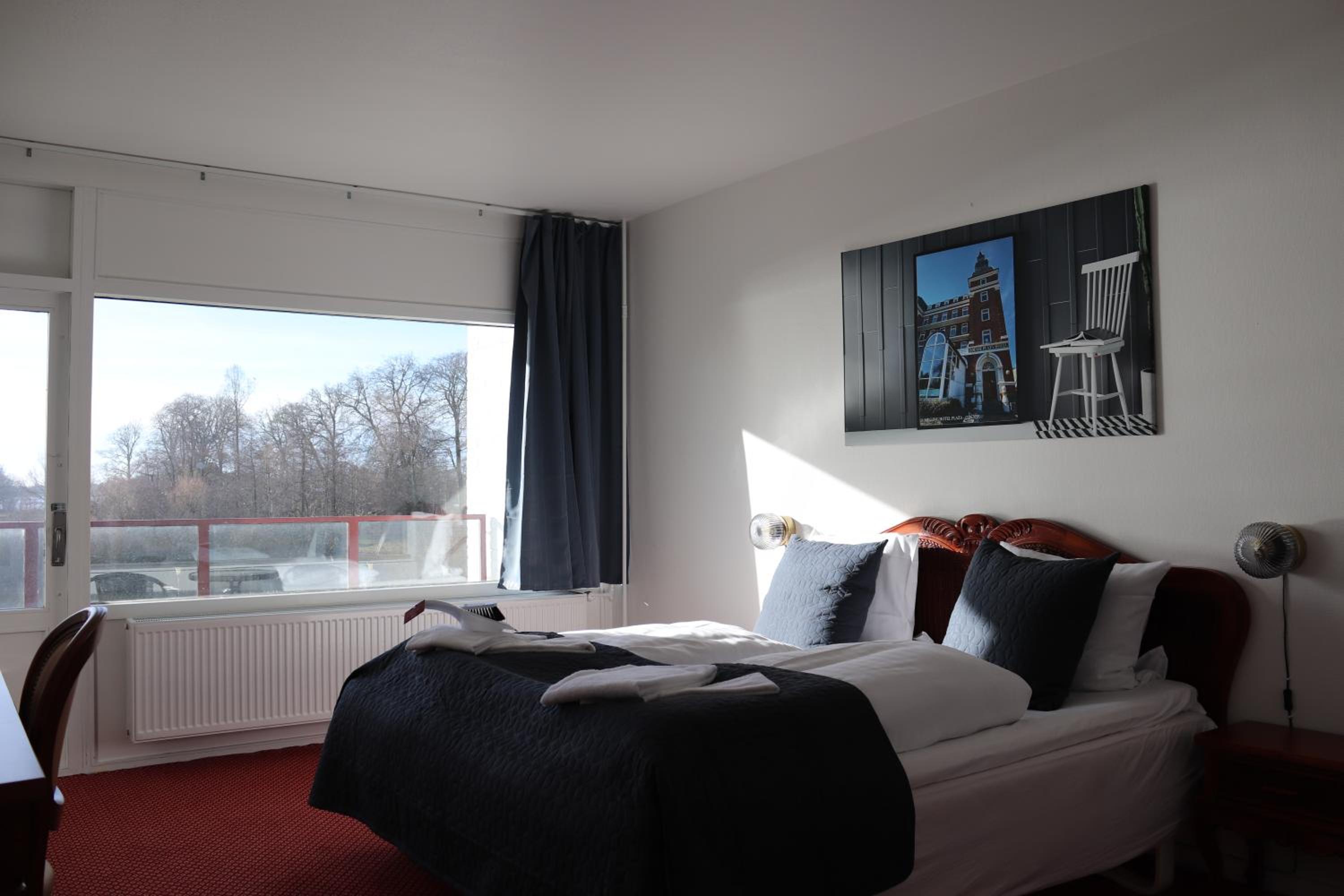 Double or Twin Room with Lake View