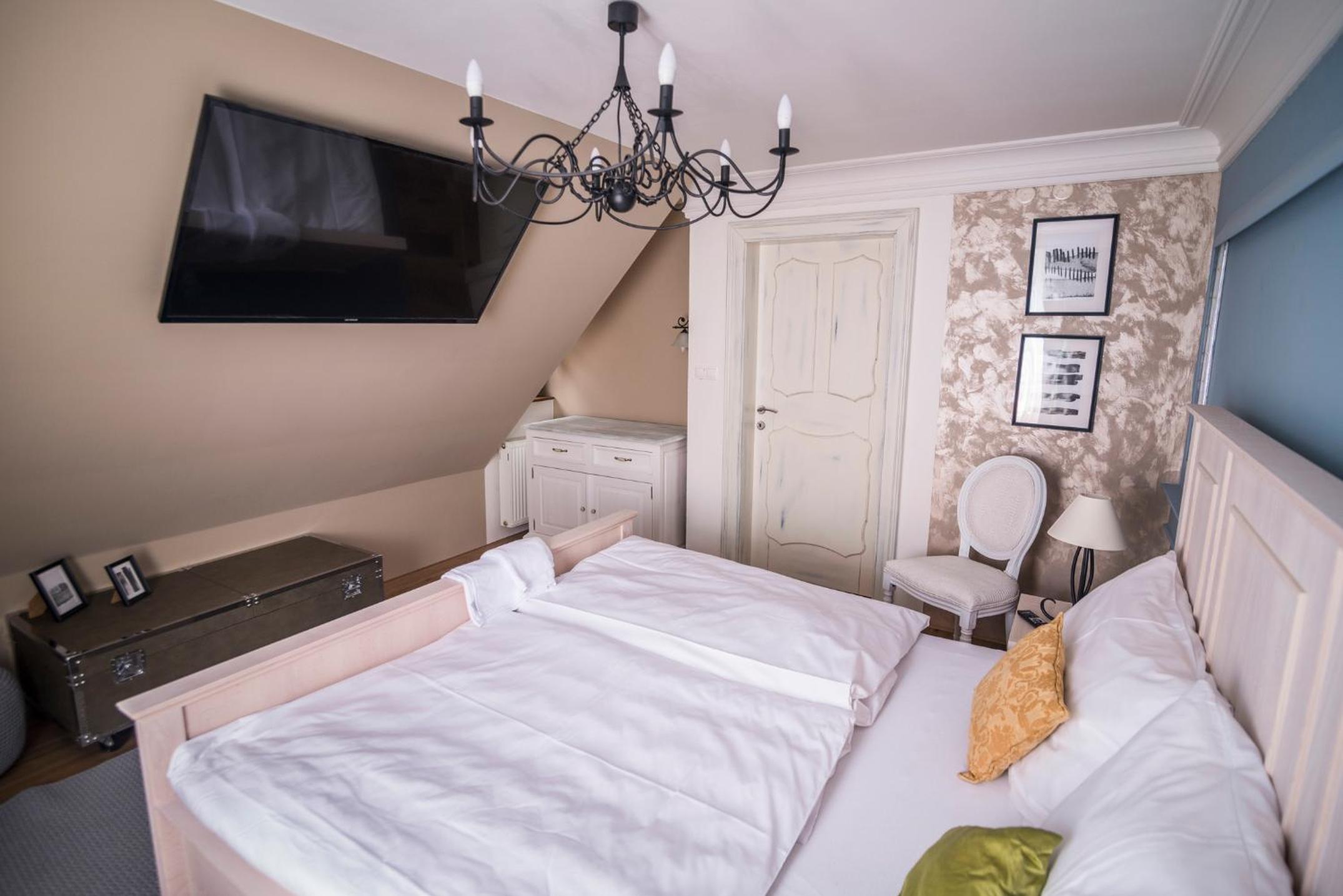 Deluxe Double Room with Castle View