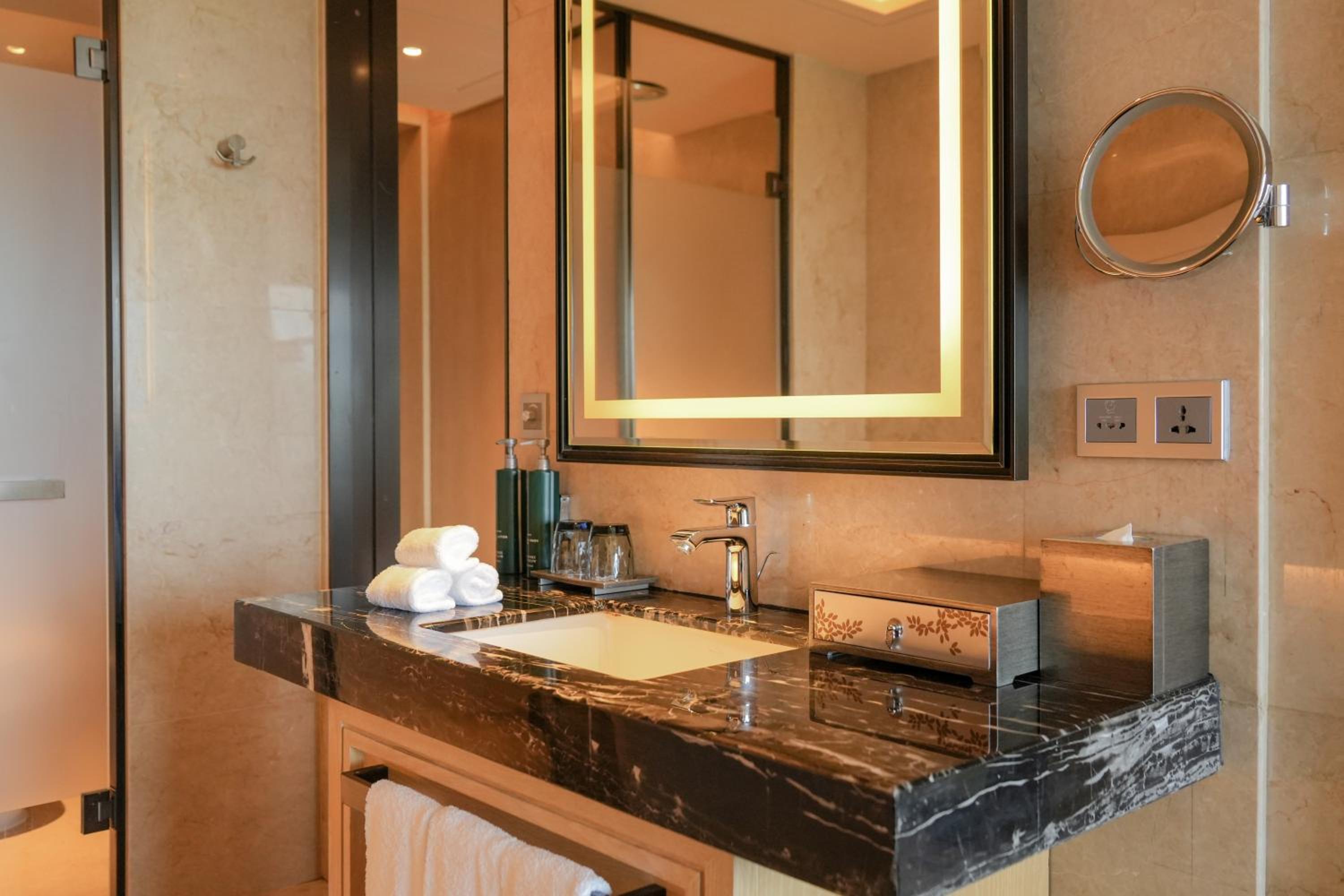 Premier Executive Room with Lake View