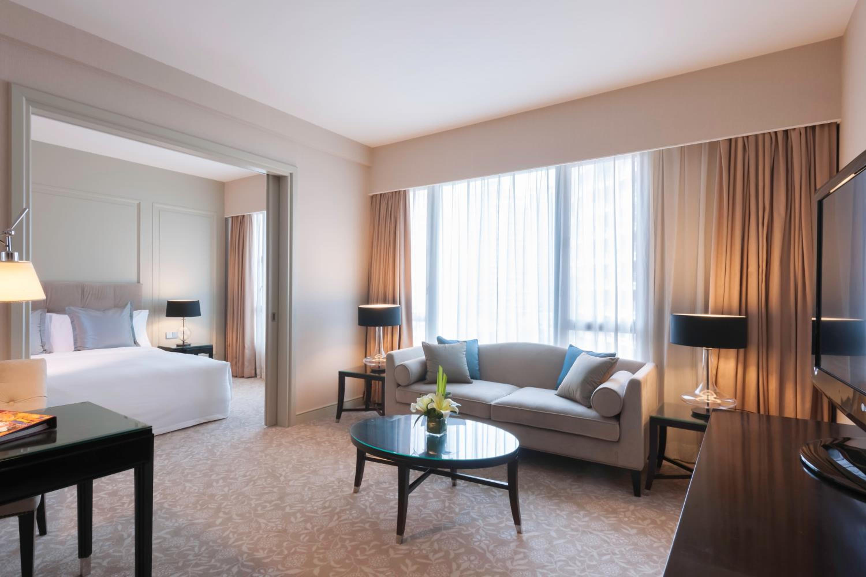 Superior Suite King（Complimentary soft drinks and snacks in mini bar）