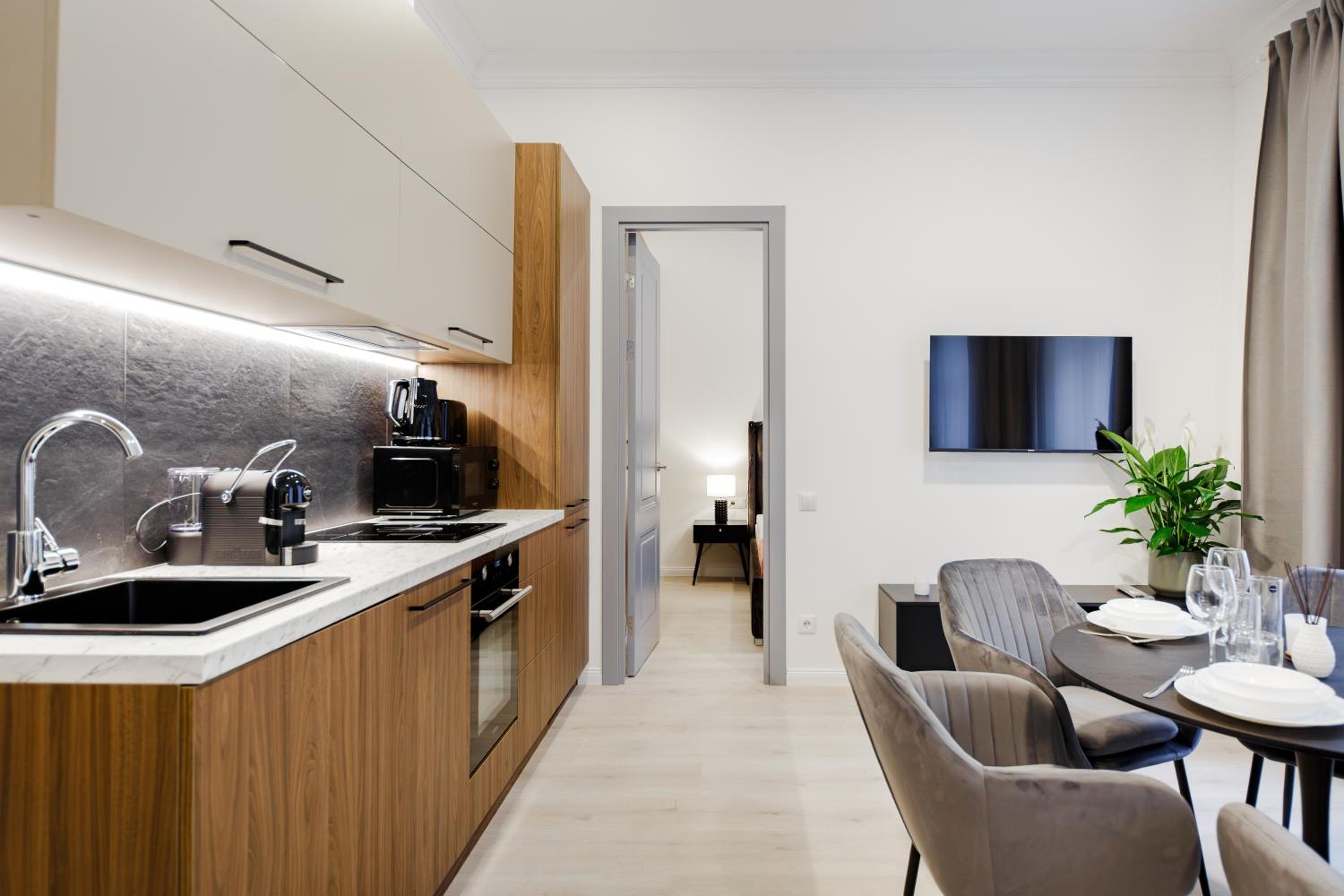 Superior One-Bedroom Apartment