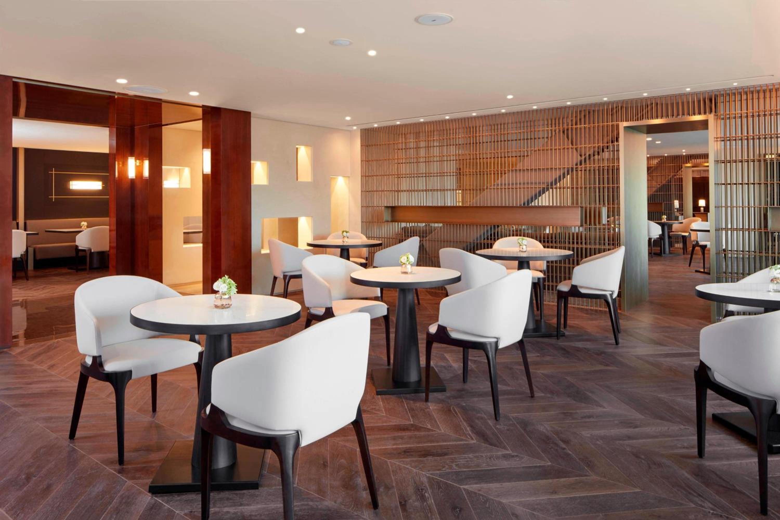 Executive Deluxe King, Guest room, 1 King, City view