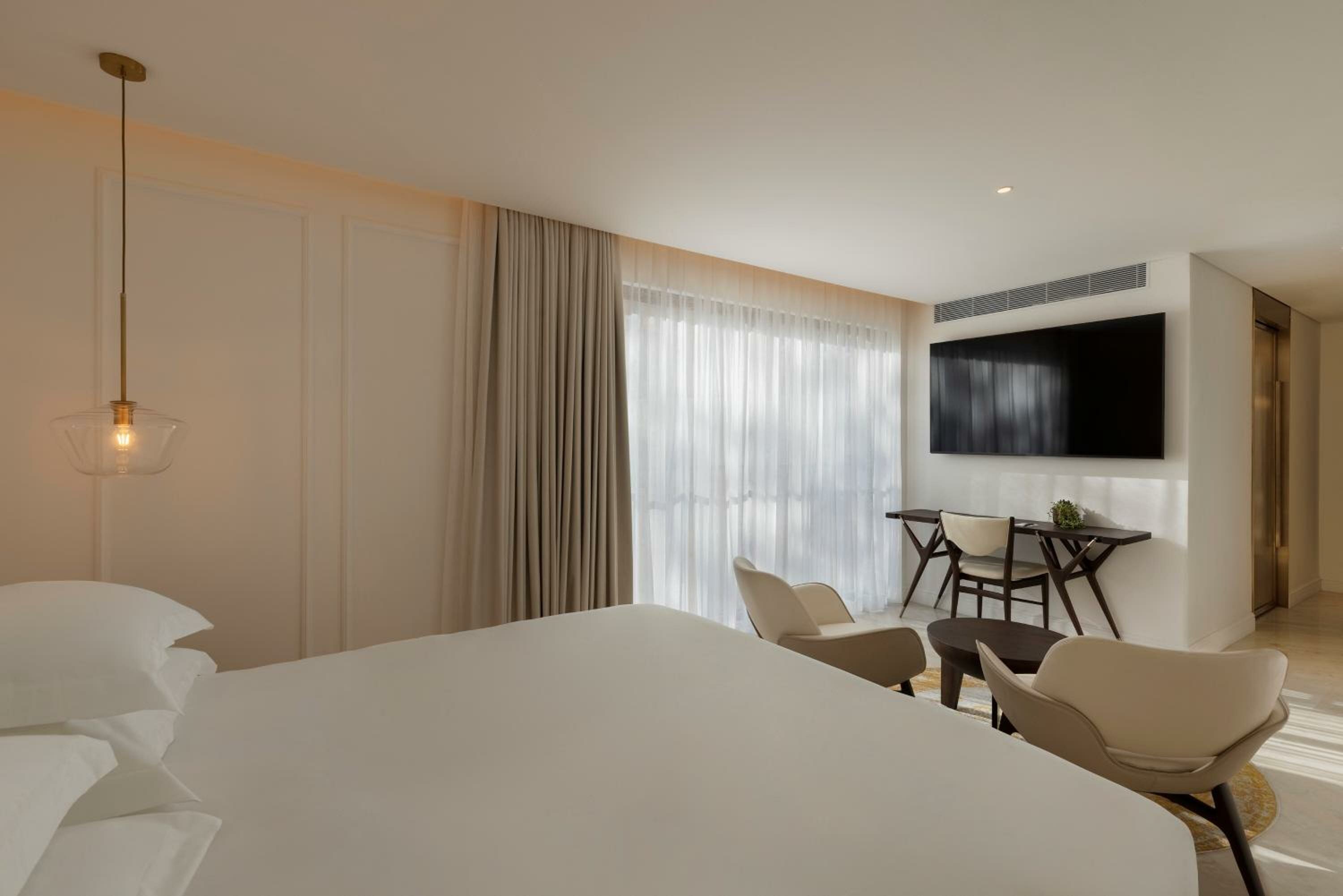 Deluxe Room with One King Bed or Twin Beds