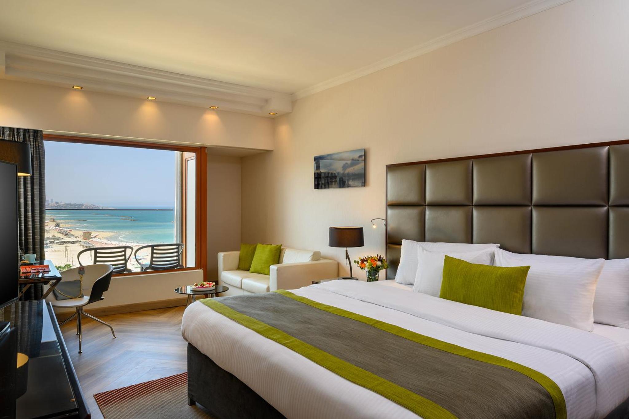 Premium Room with Balcony and Partial Sea View