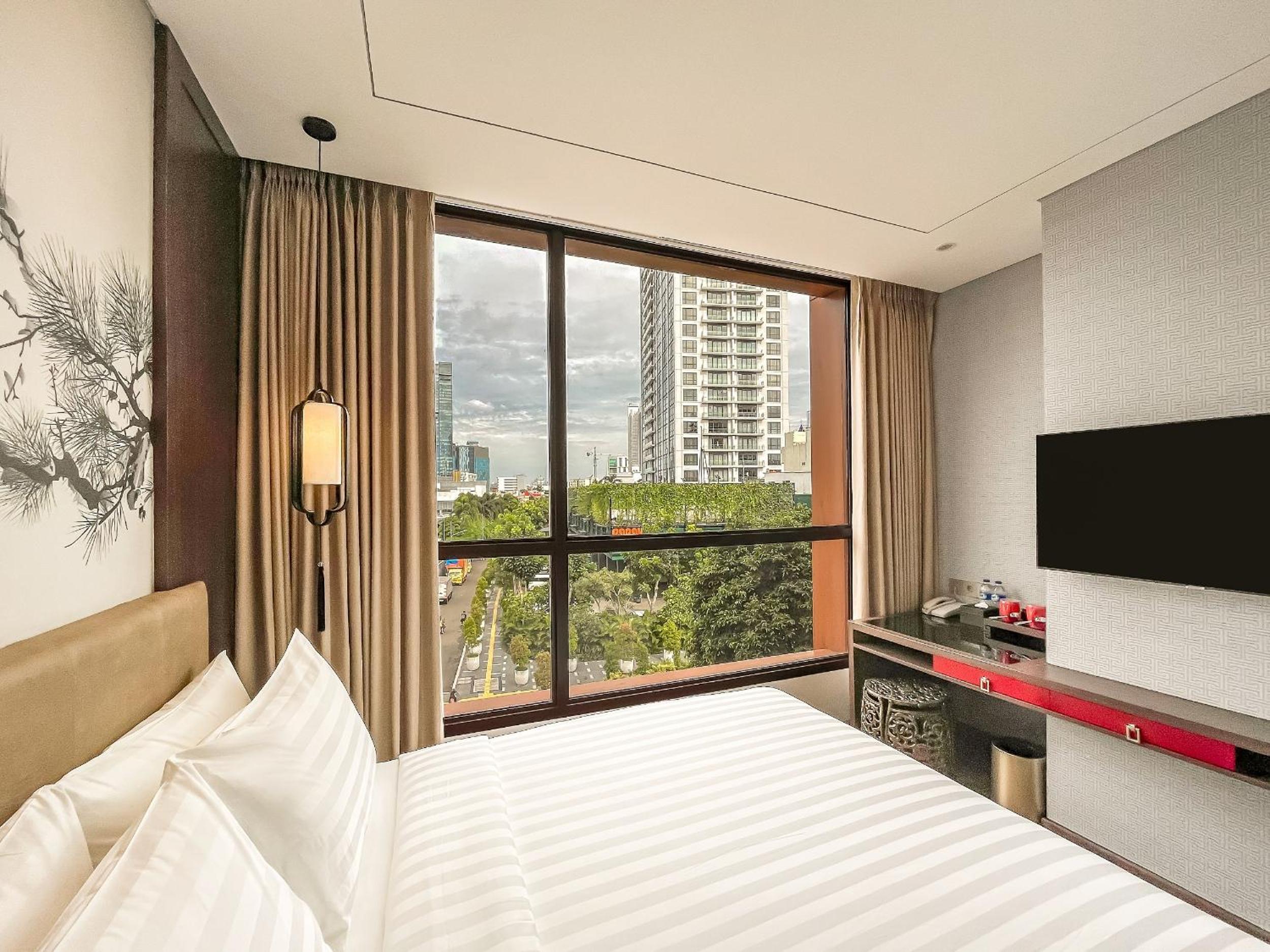 Deluxe View Queen Room