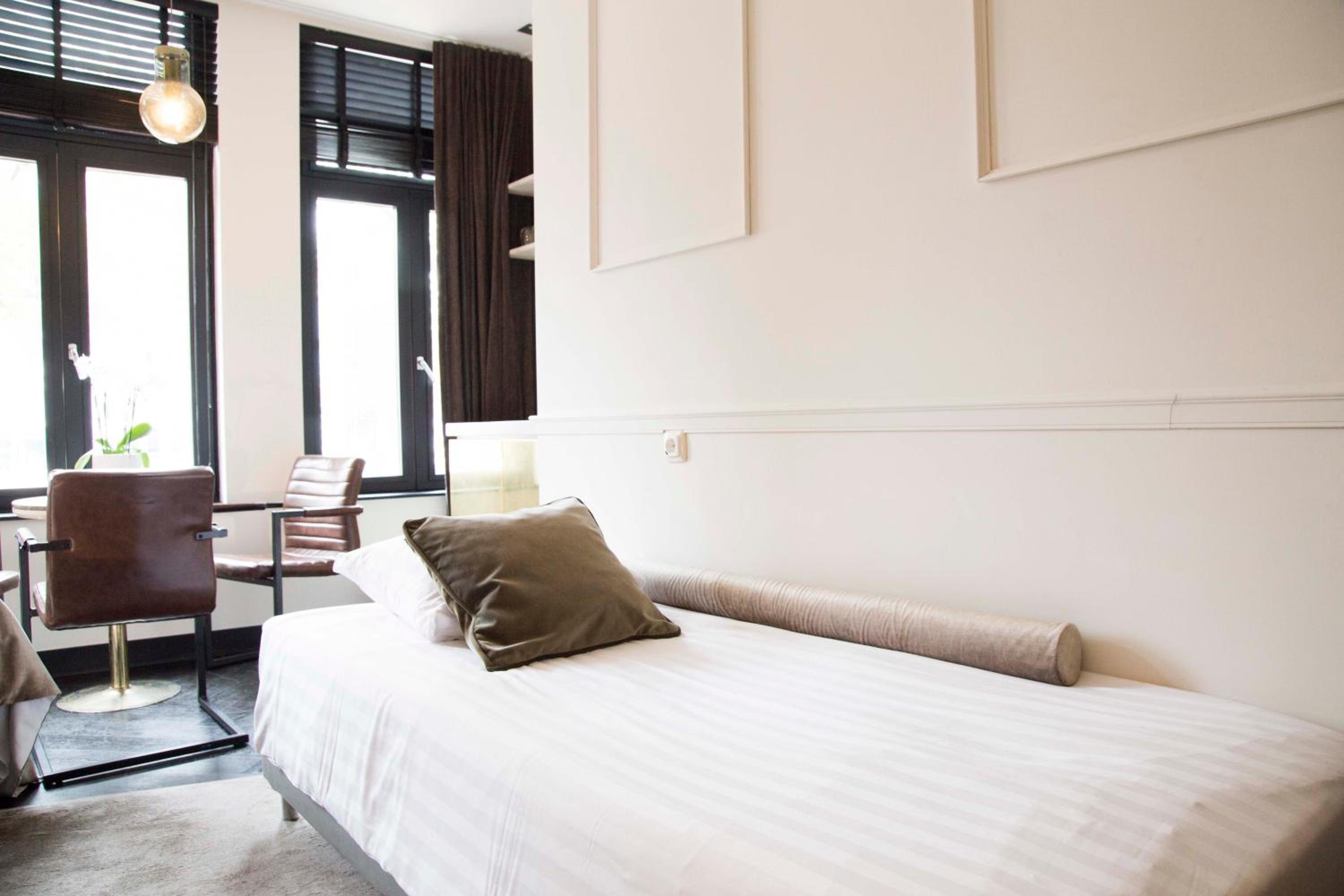 Studio with River View (3 Adults)