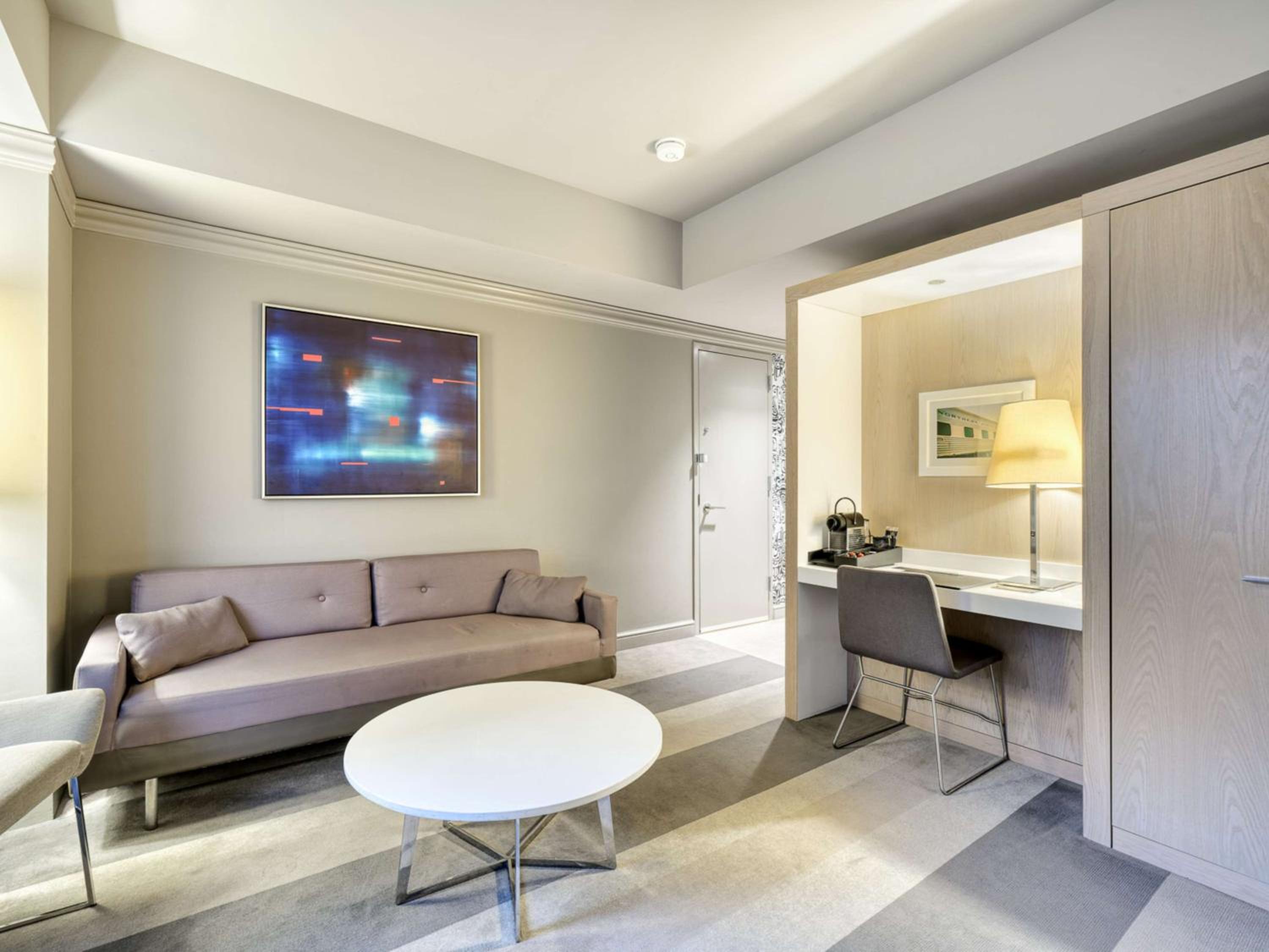 Business King Suite - Non-Smoking