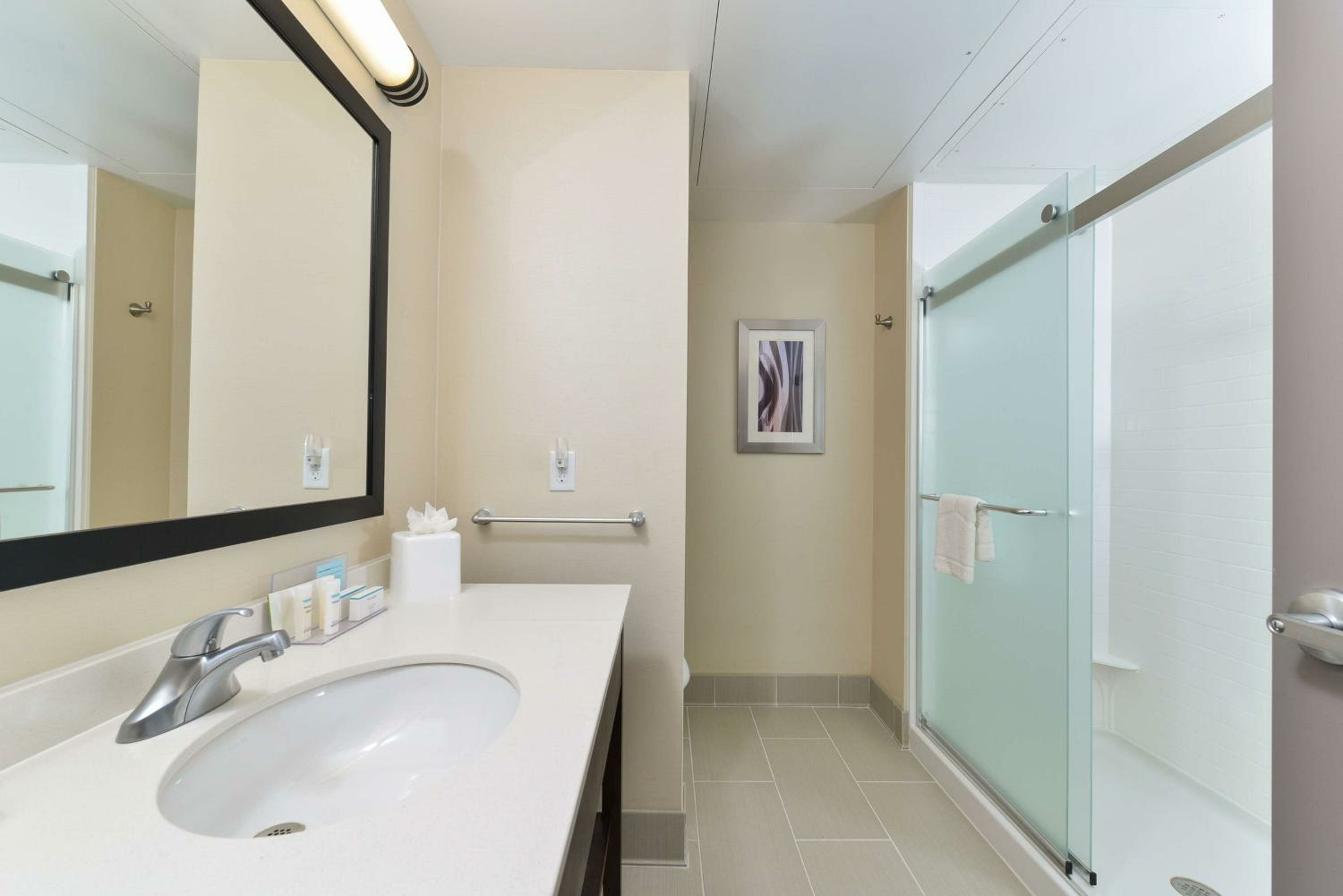 King Room - Hearing Access/Non-Smoking