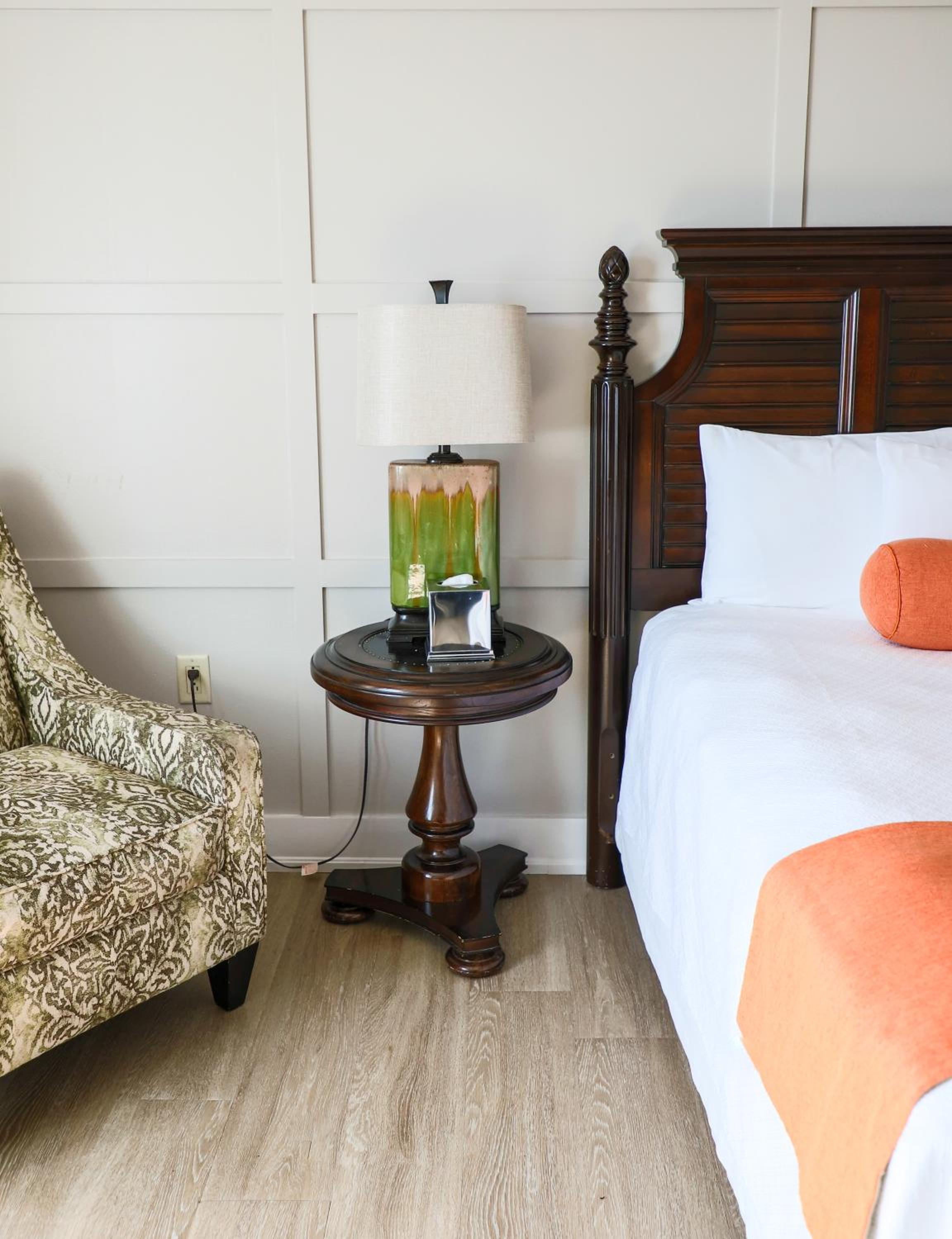  Standard Room with Queen Bed accessible