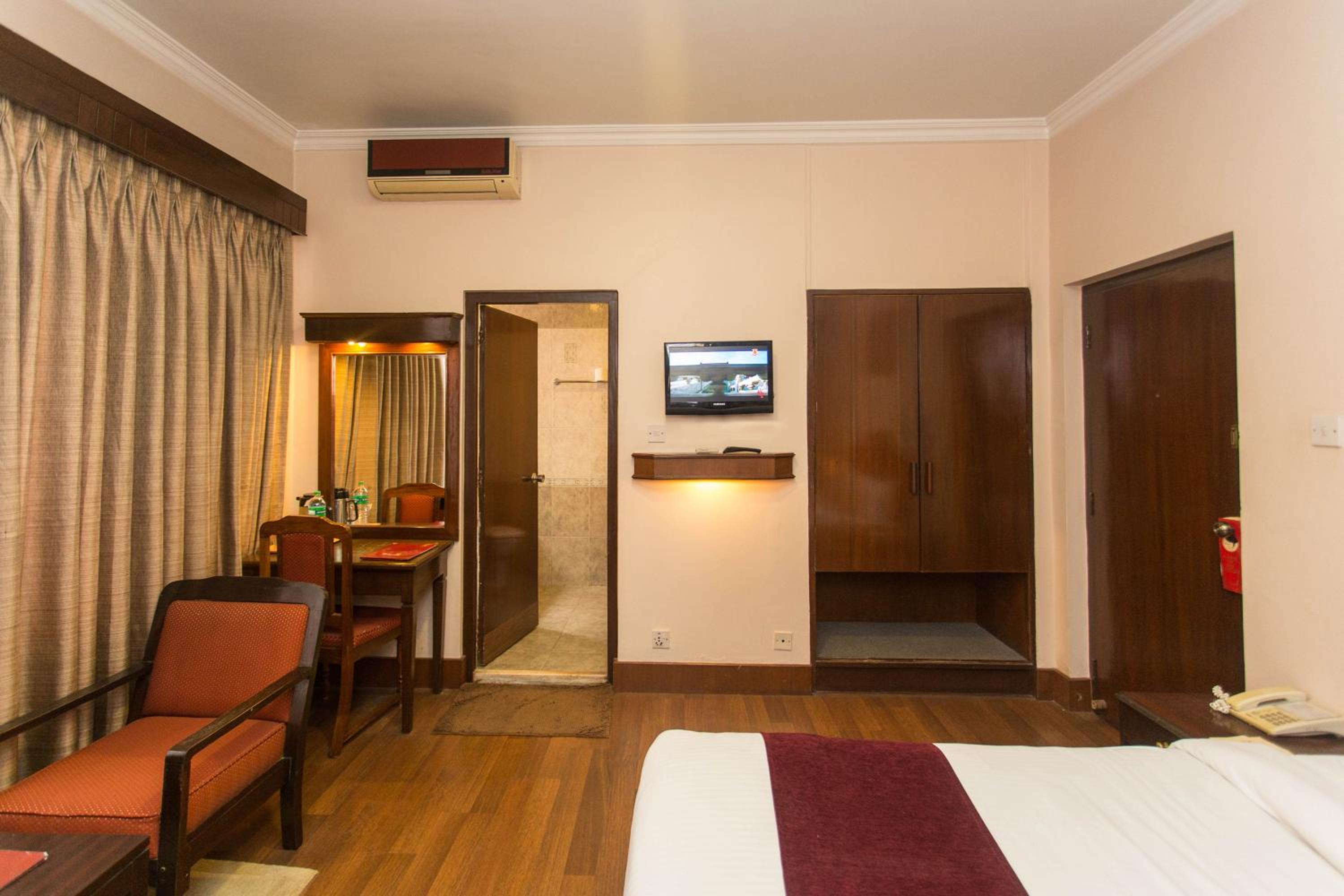 Deluxe Double or Twin Room