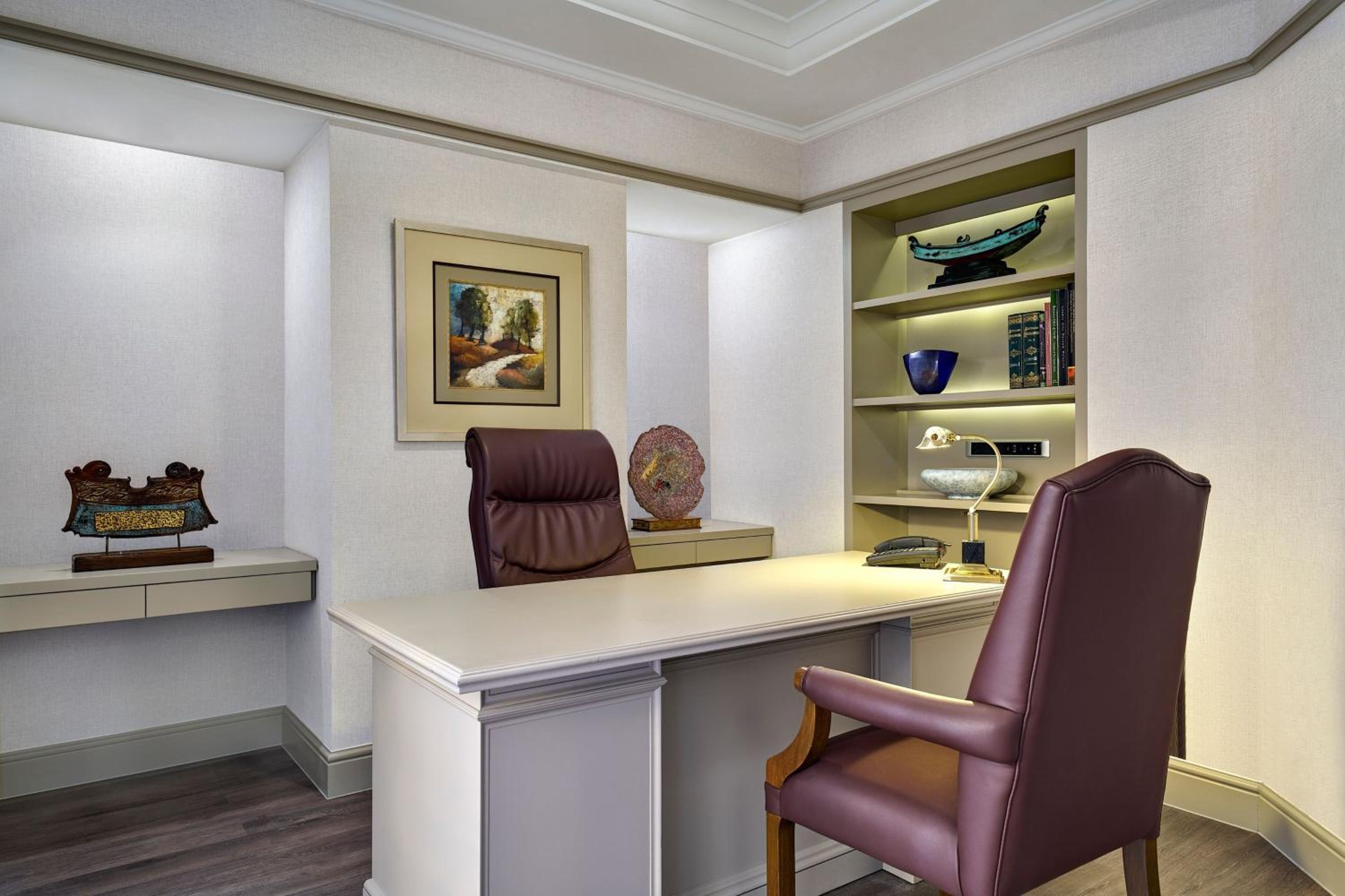 1 King Bed, City View, Club Lounge Access, Imperial Suite