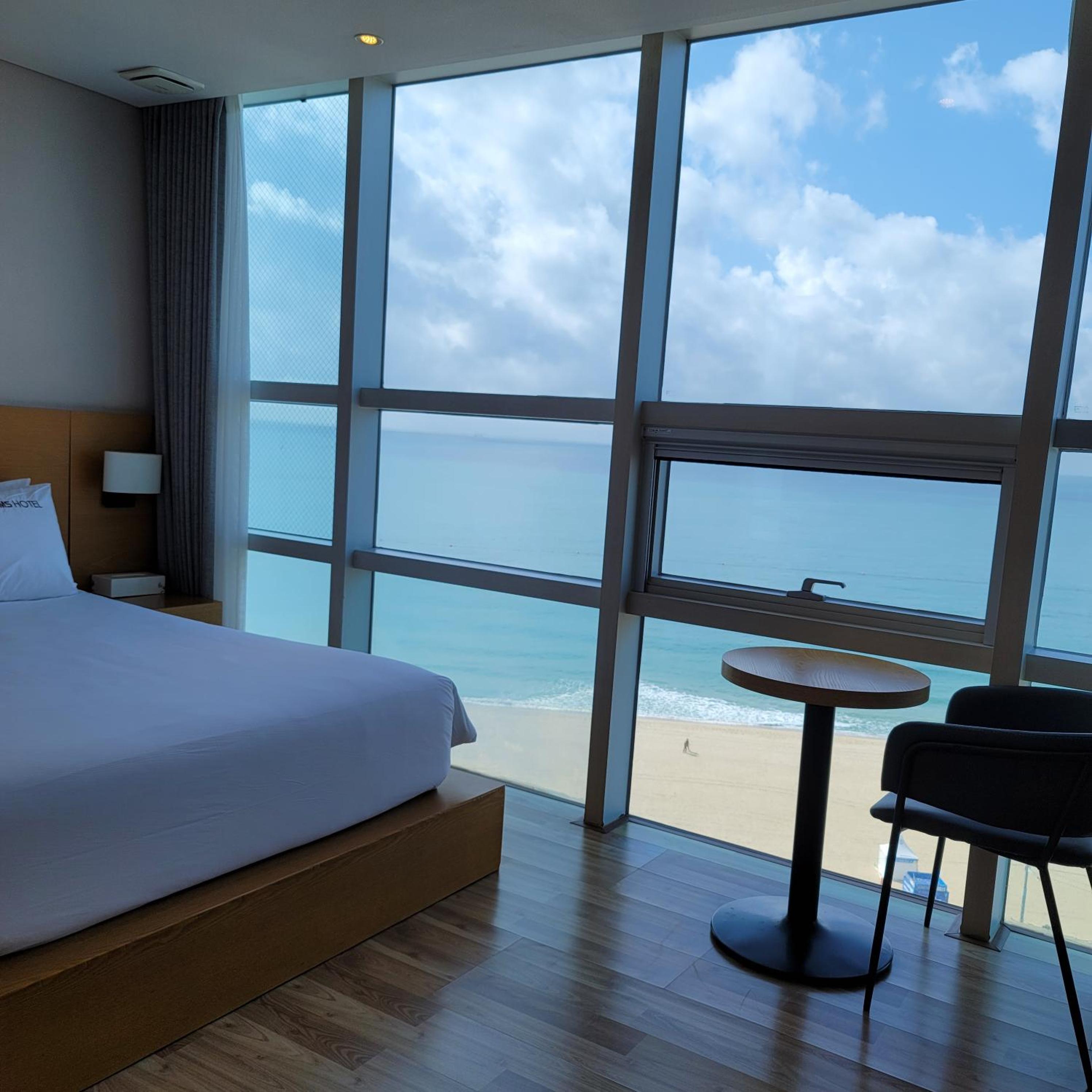 Standard Double Room with Ocean View