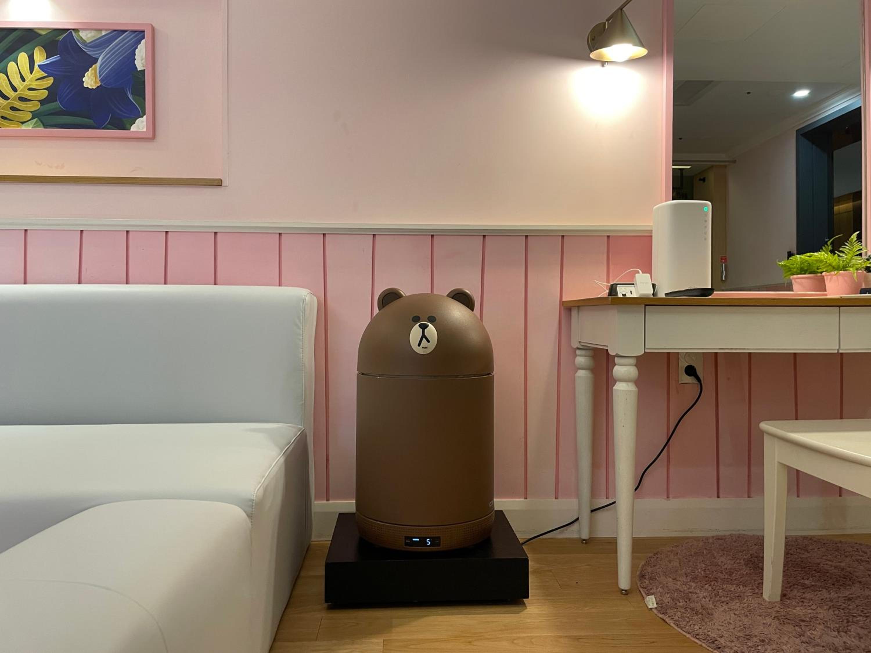 Line Friends Cony Suite