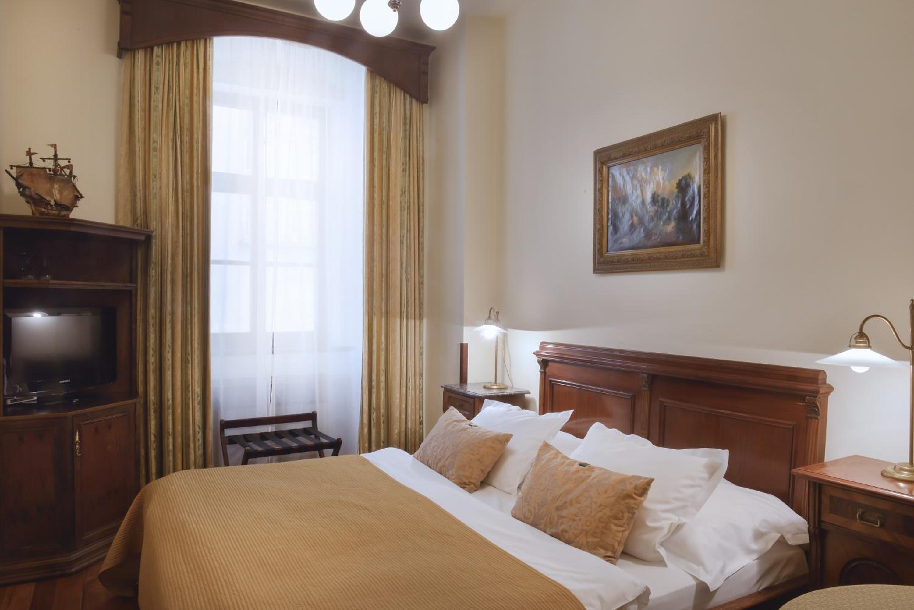 Deluxe Double Room with View
