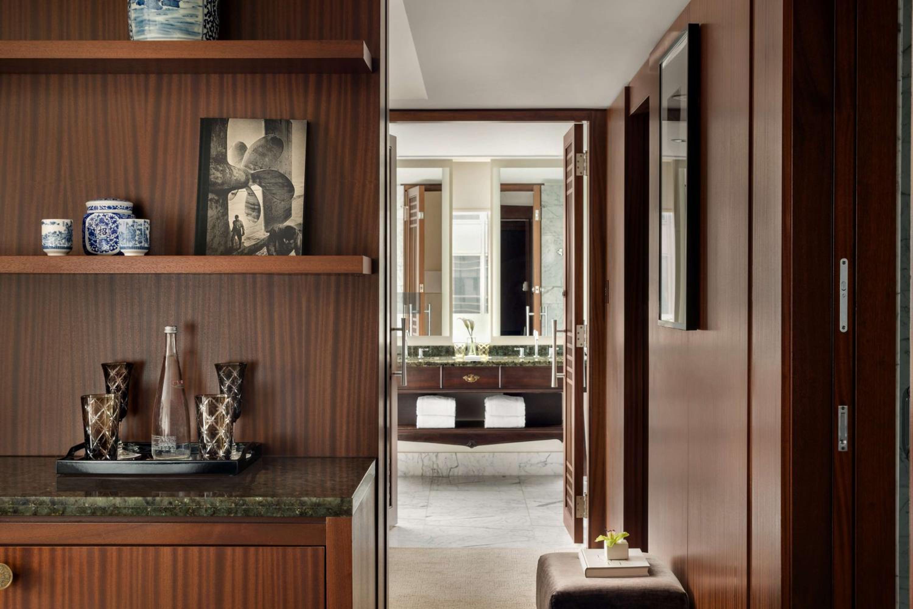 Deluxe One-Bedroom Suite