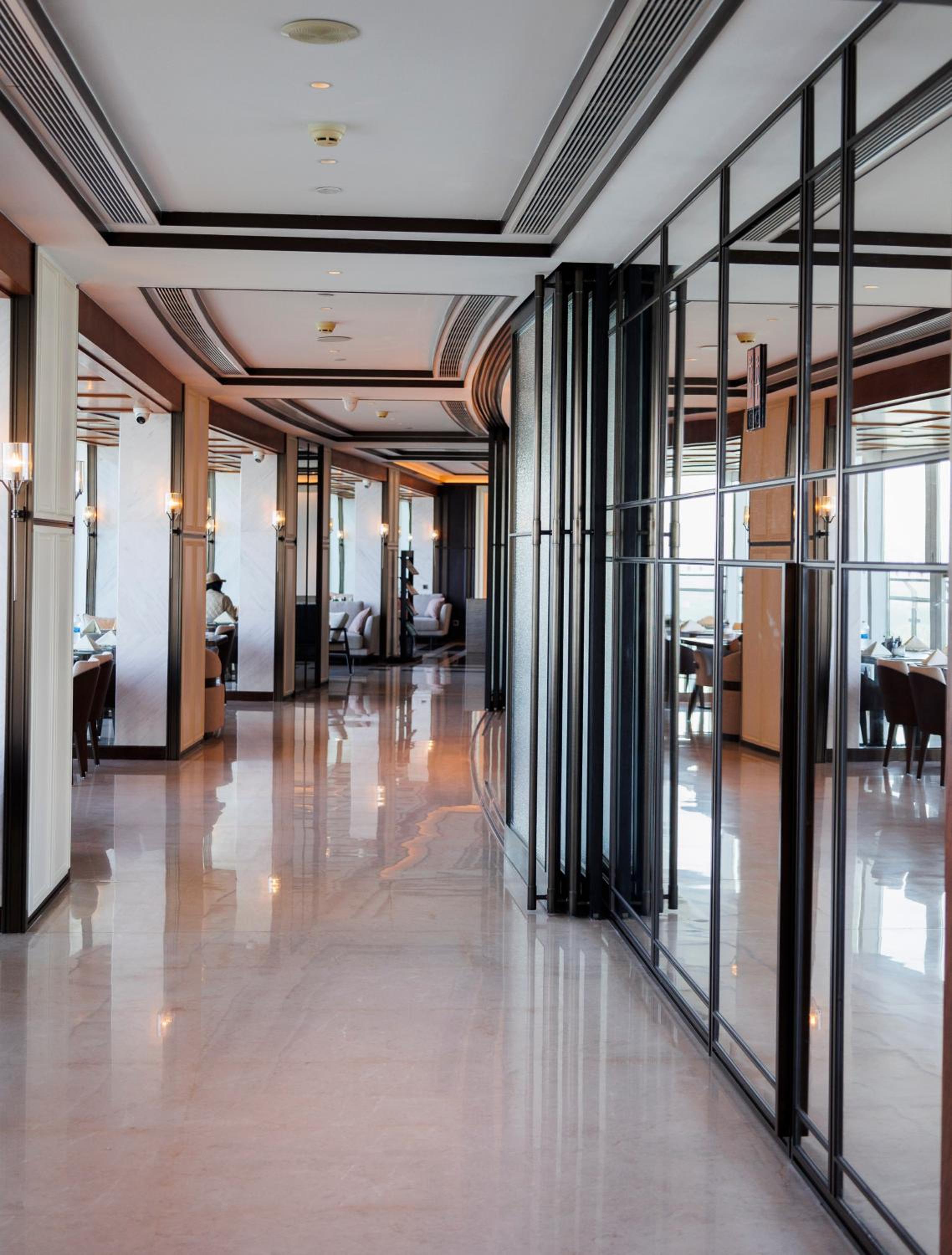 One-Bedroom Suite with Sea View