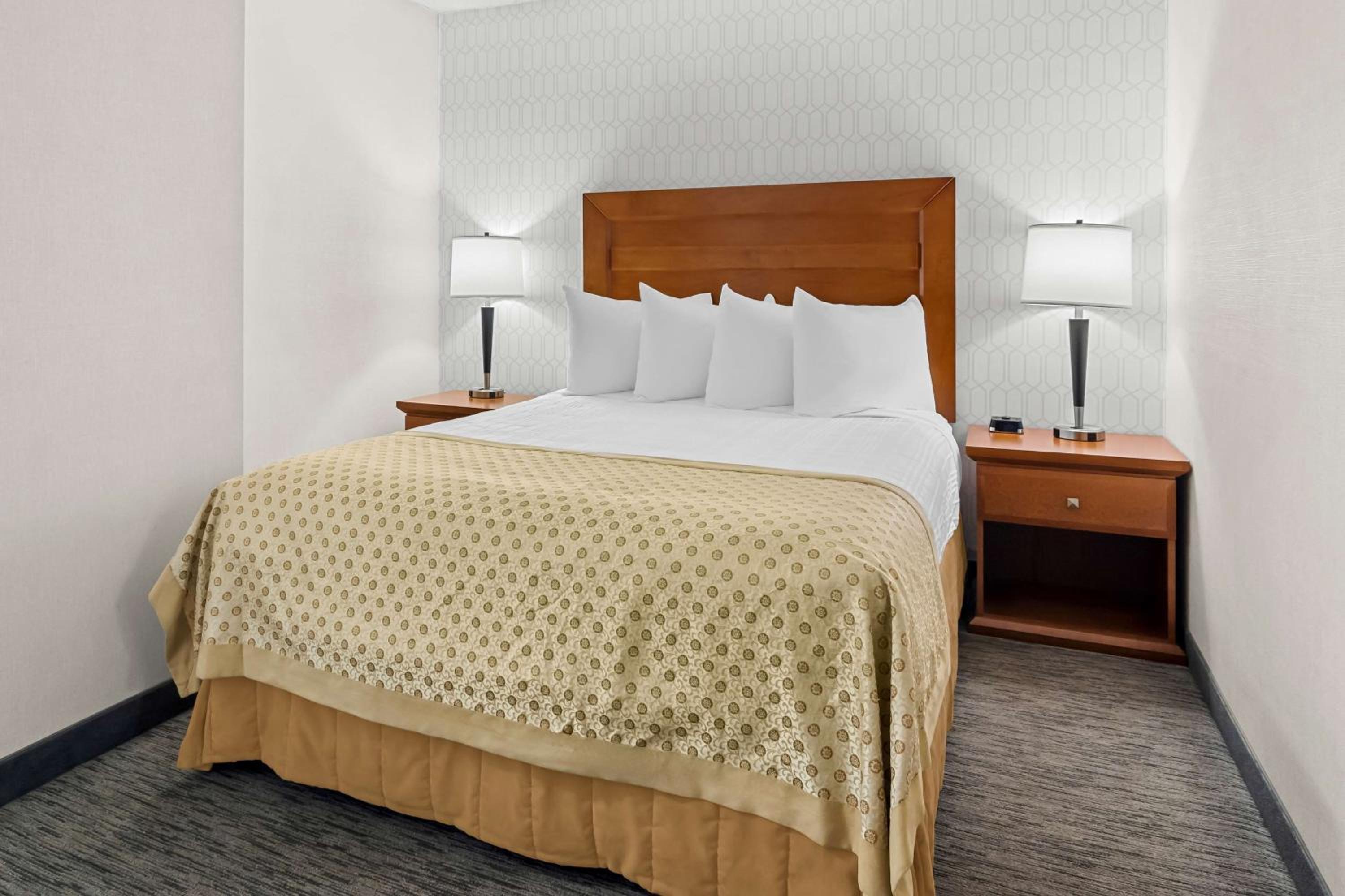 Queen Suite with Two Queen Beds