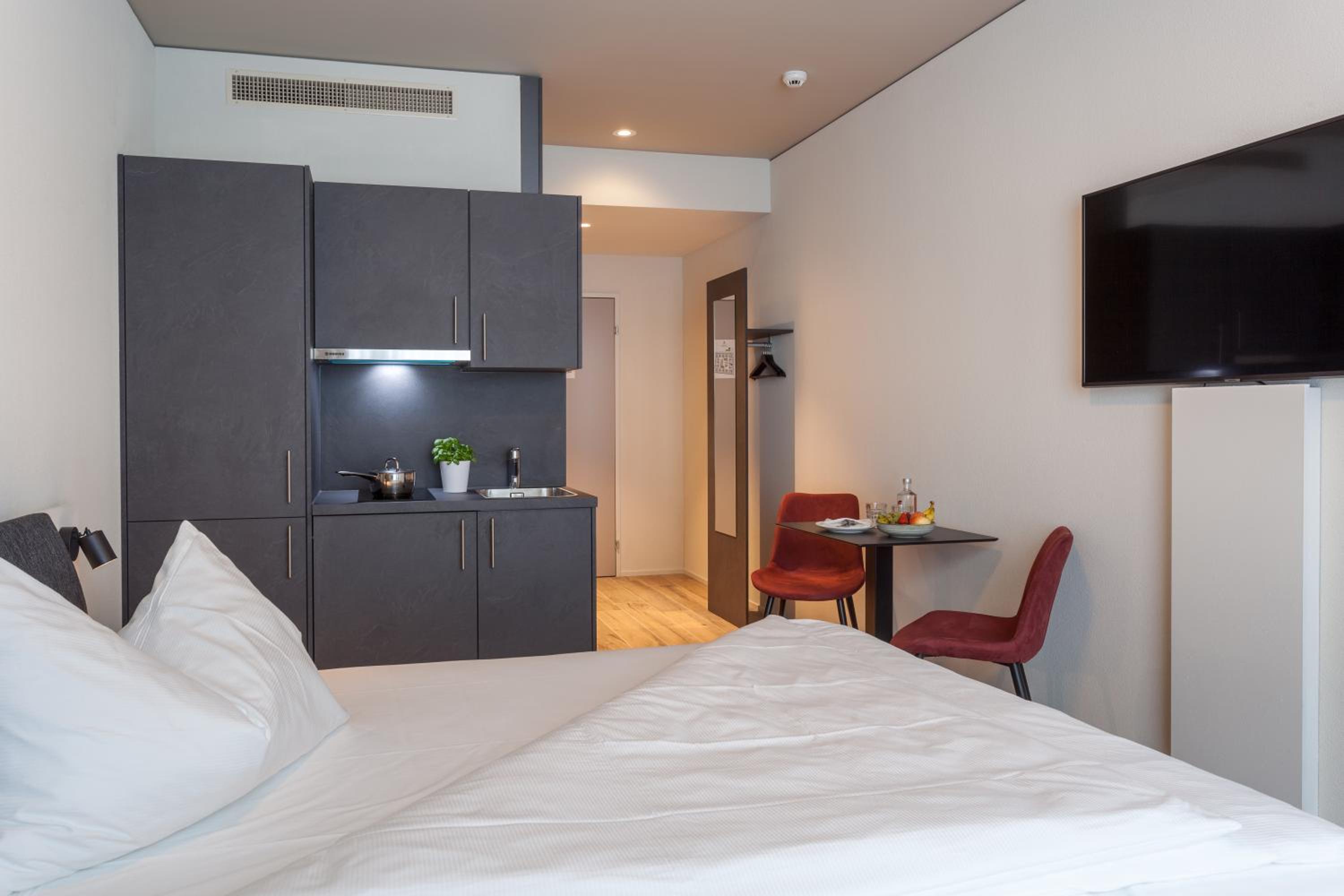 Deluxe Double Room with Air Conditioning incl. Parking