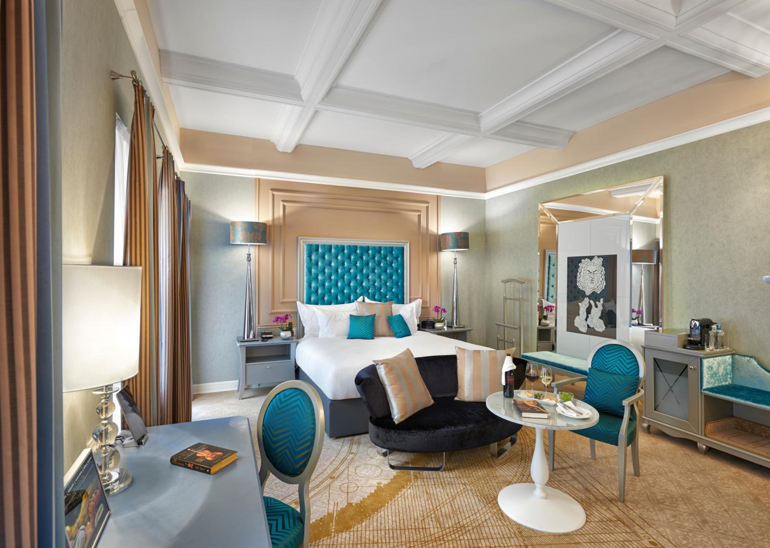Aria Signature - Large Luxury King Room 