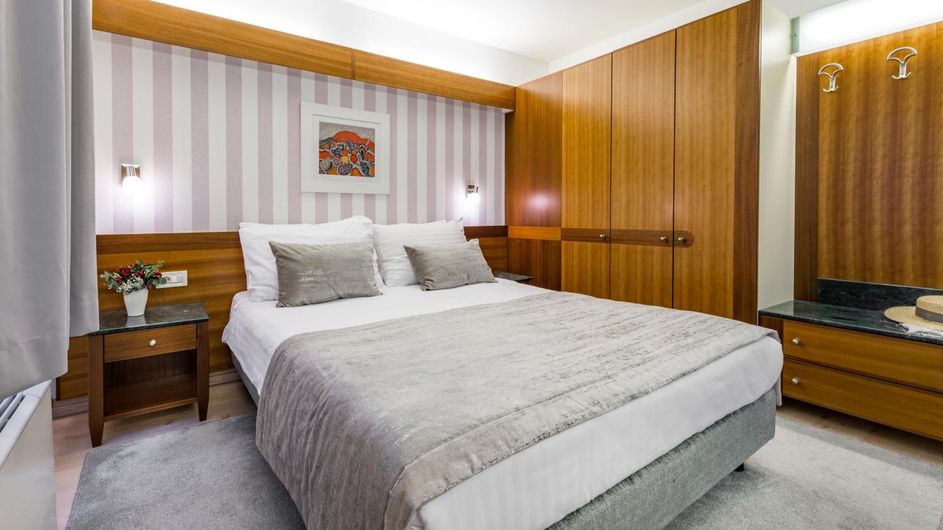 Double Room with Balcony and Park View