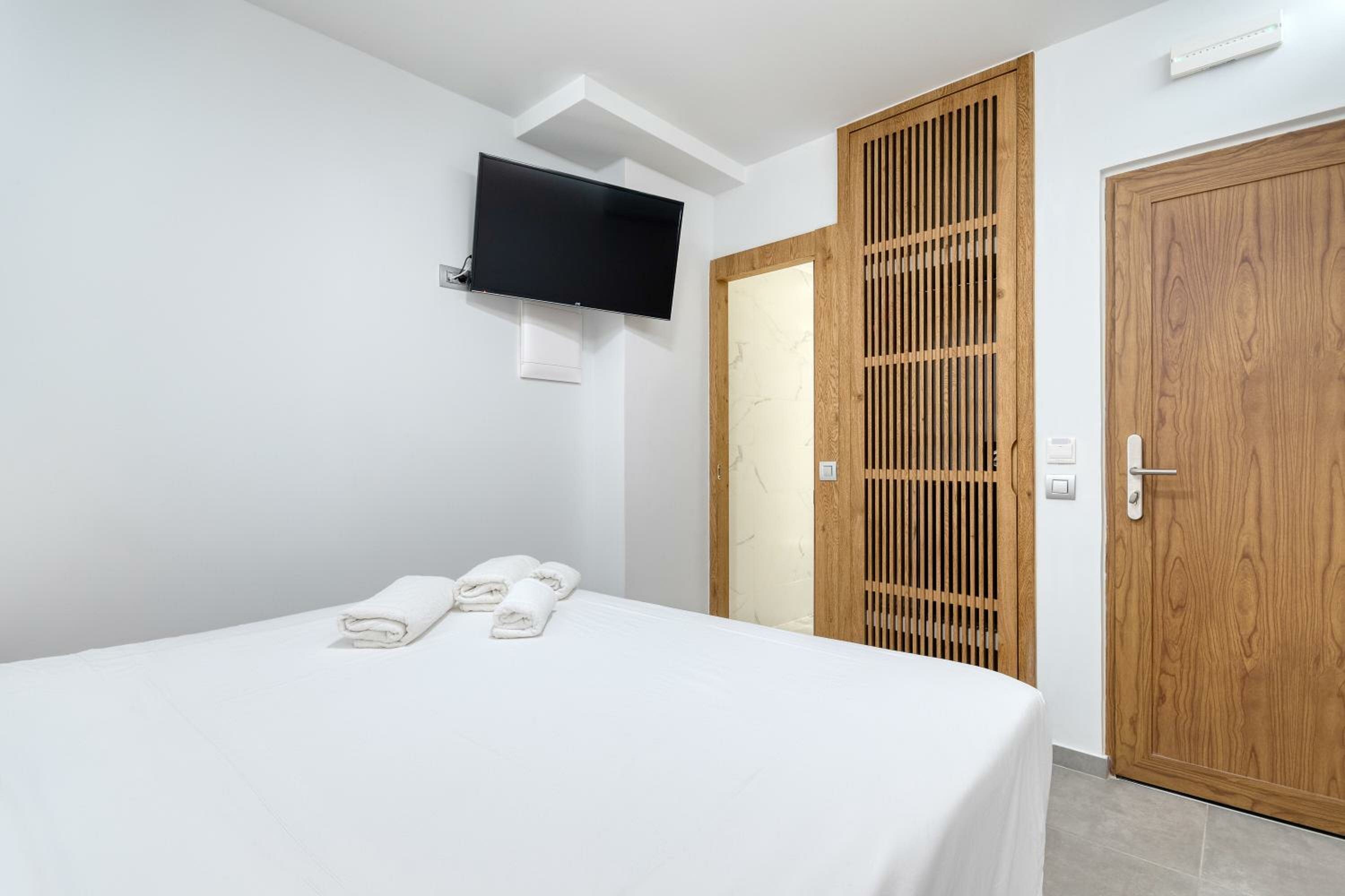 Classic Double Room- Basement (annex)