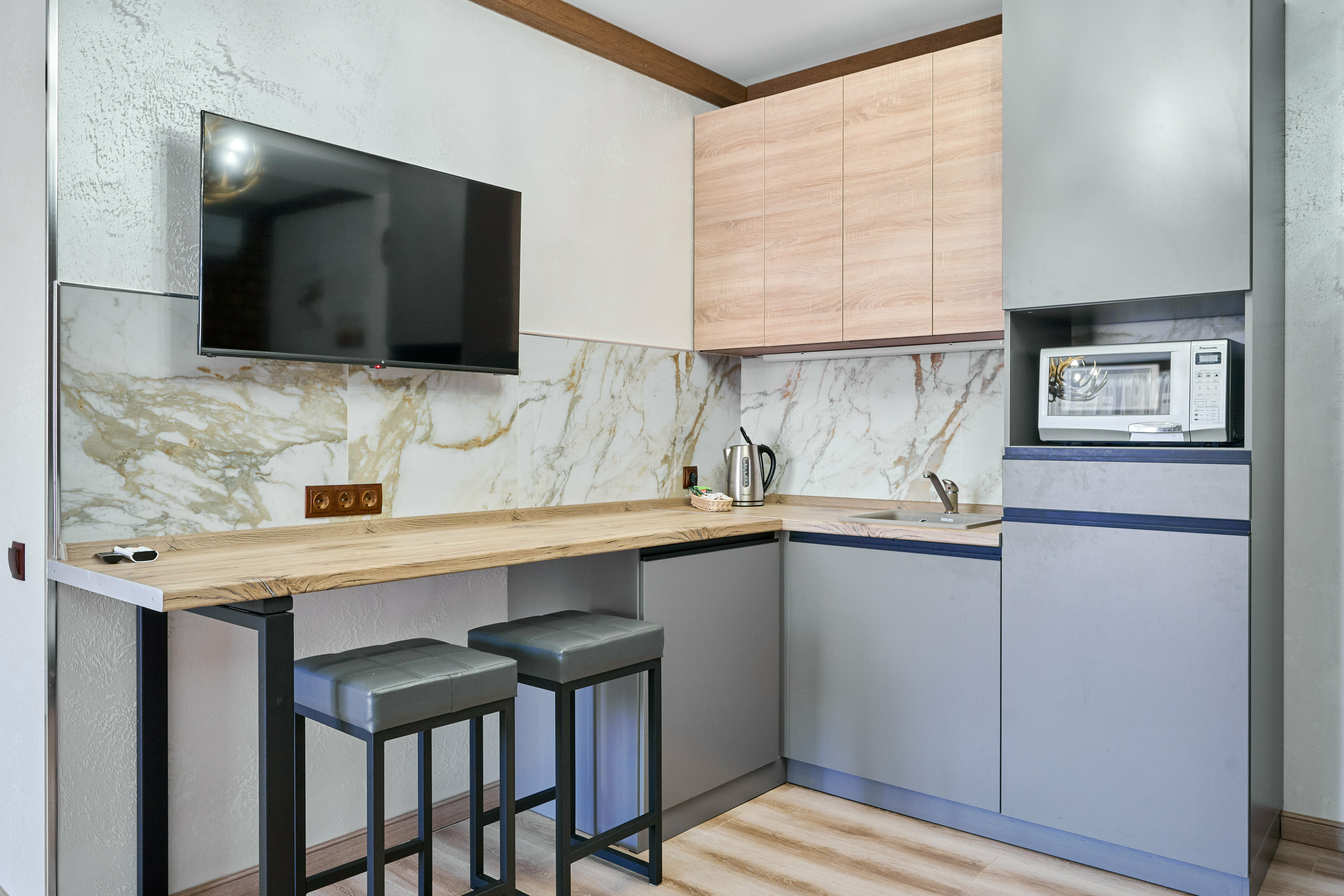 Студия четырёхместная с мини-кухней и балконом