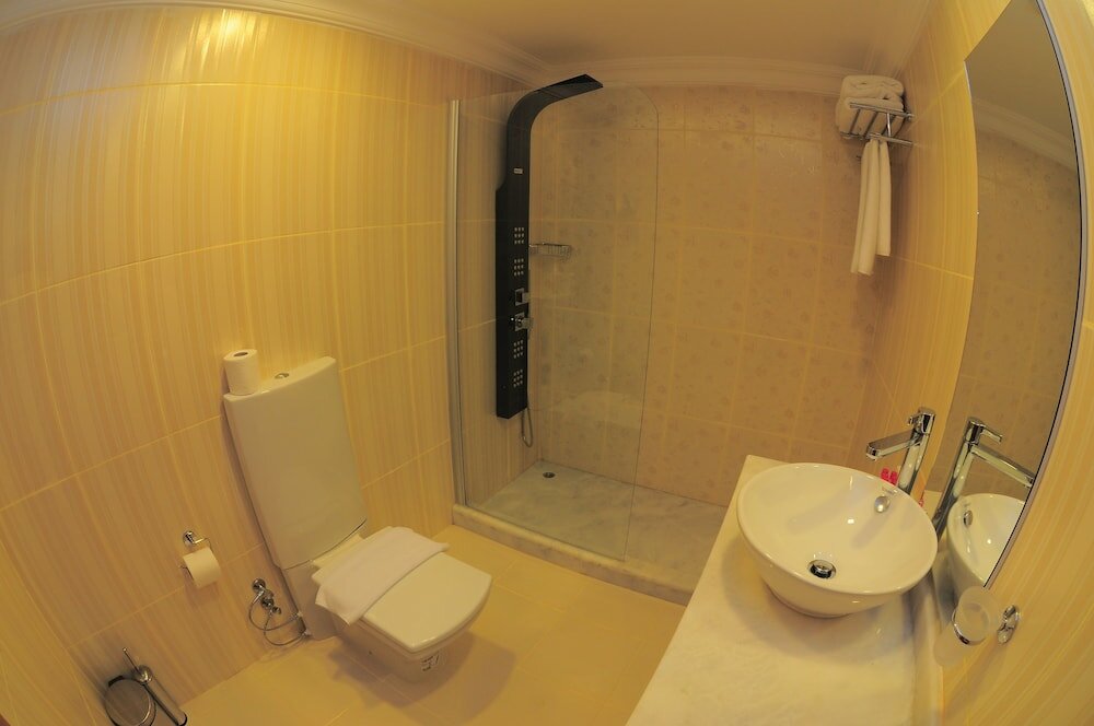 Deluxe Suite, 1 Double Bed, Poolside