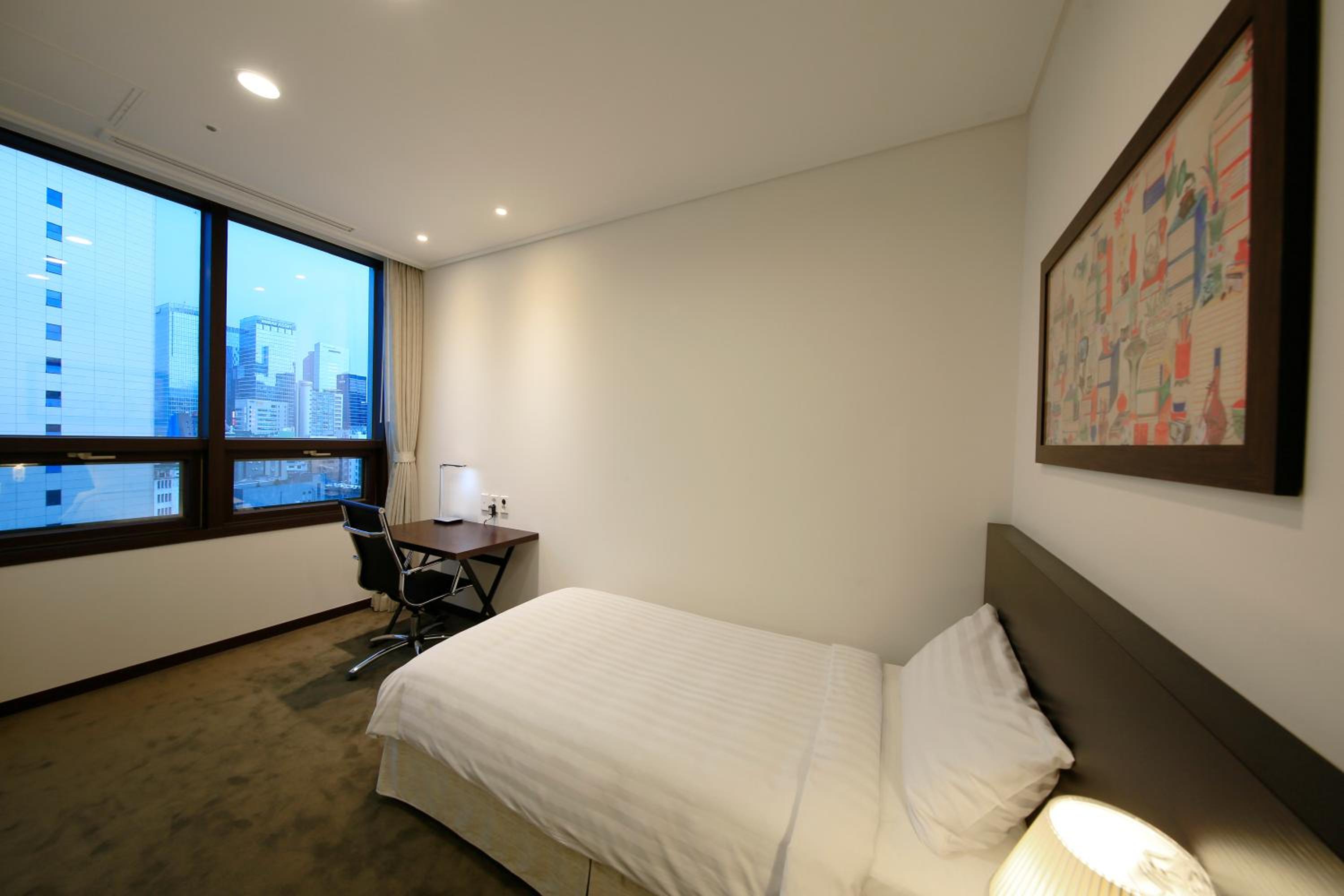 No House Keeping Service - Three-Bedroom Deluxe Apartment (4 Adults)