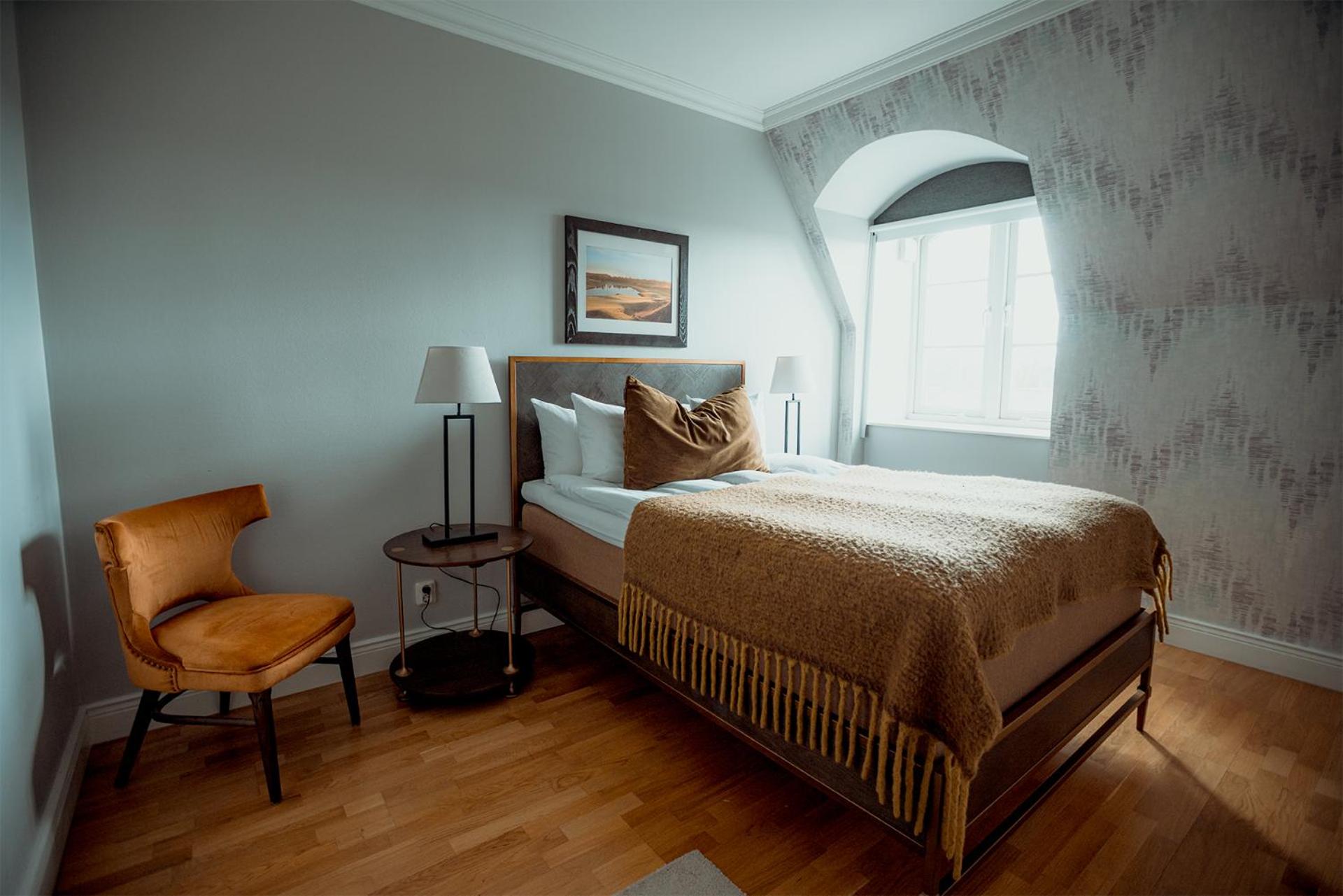 Superior Queen Room (55 in bed)