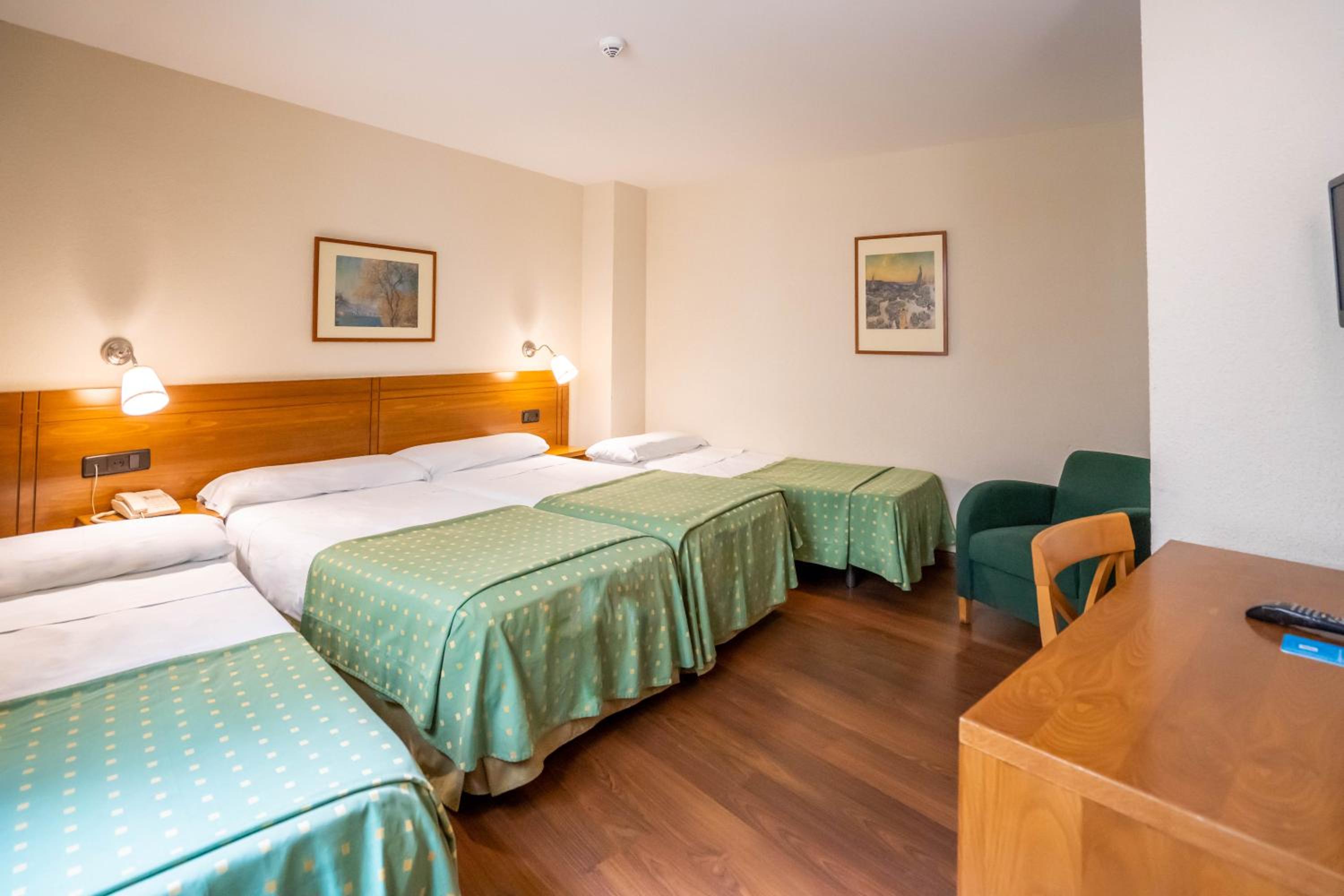 Double Room with two Extra Beds