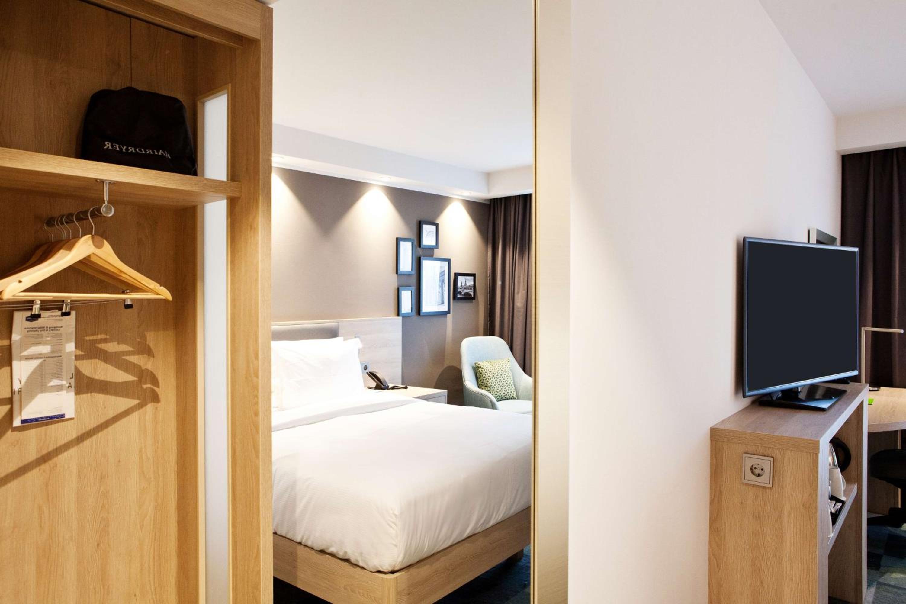 Queen Room with River View