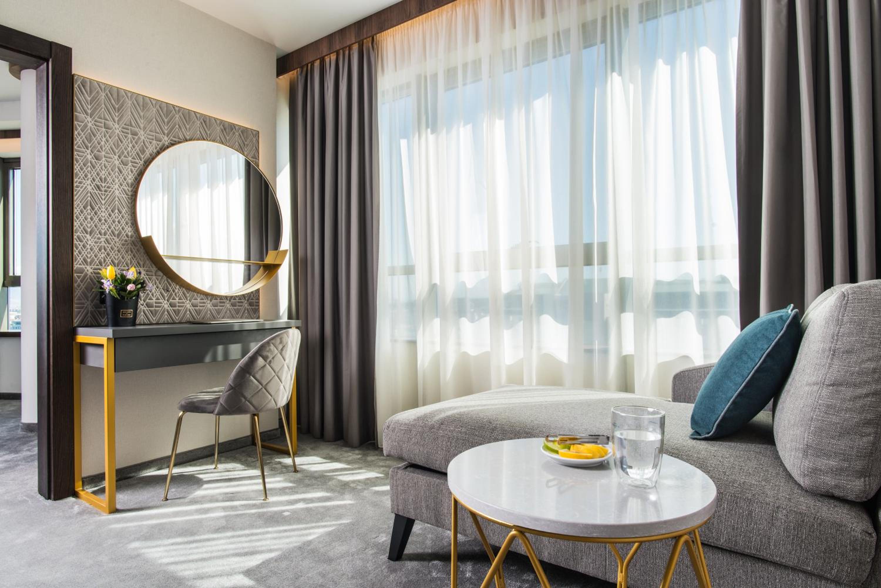 Panoramic One-bedroom Suite - High Floor