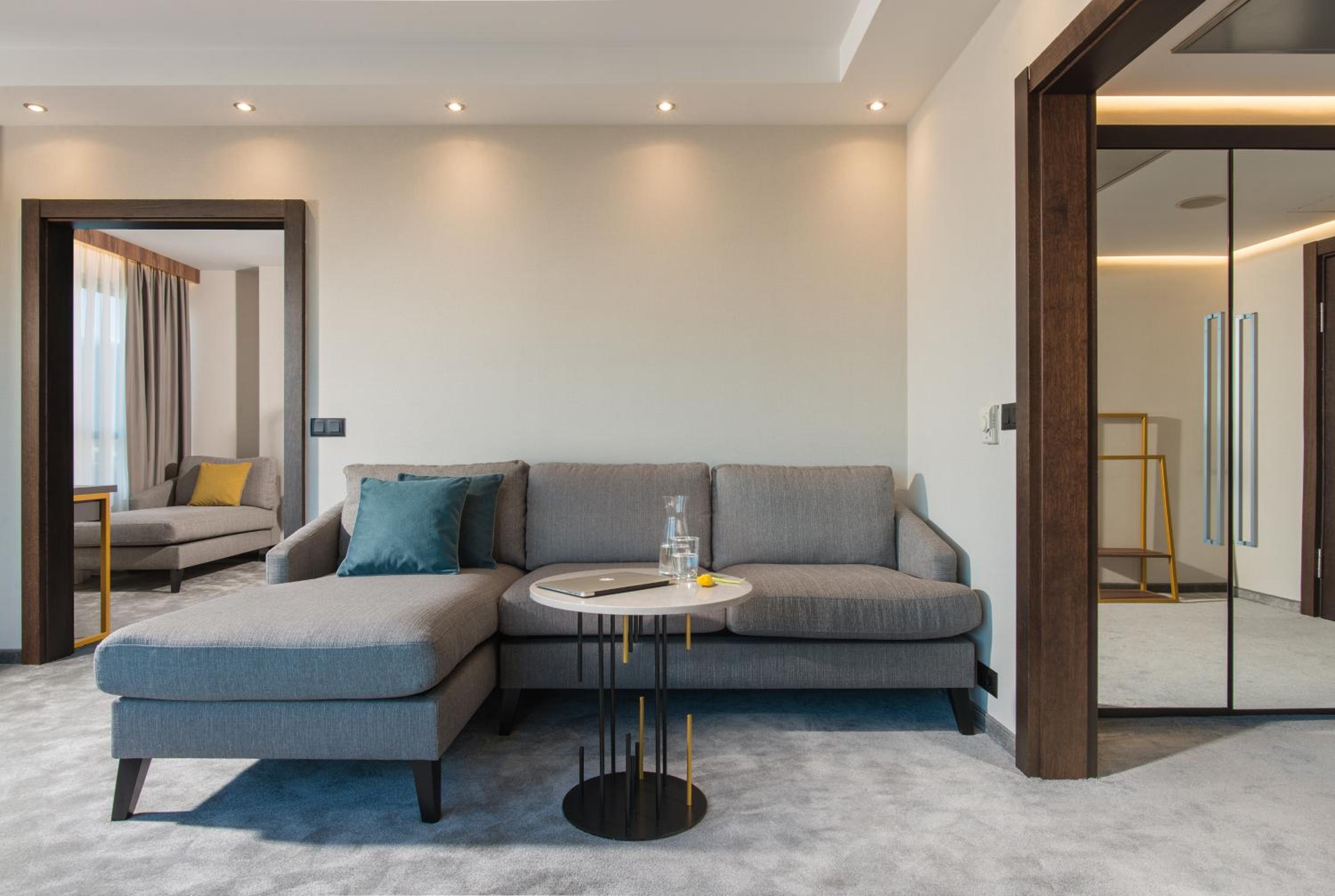 Panoramic One-bedroom Suite - High Floor