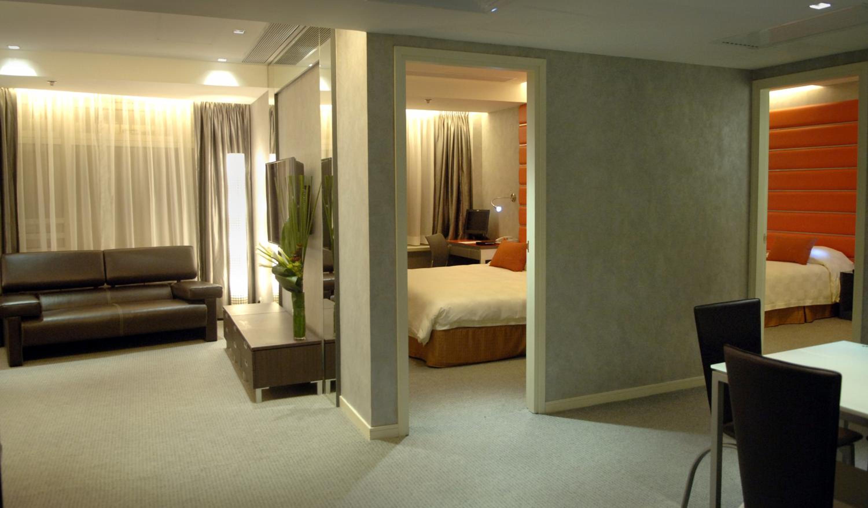 Two-Bedroom Queen and Twin Suite