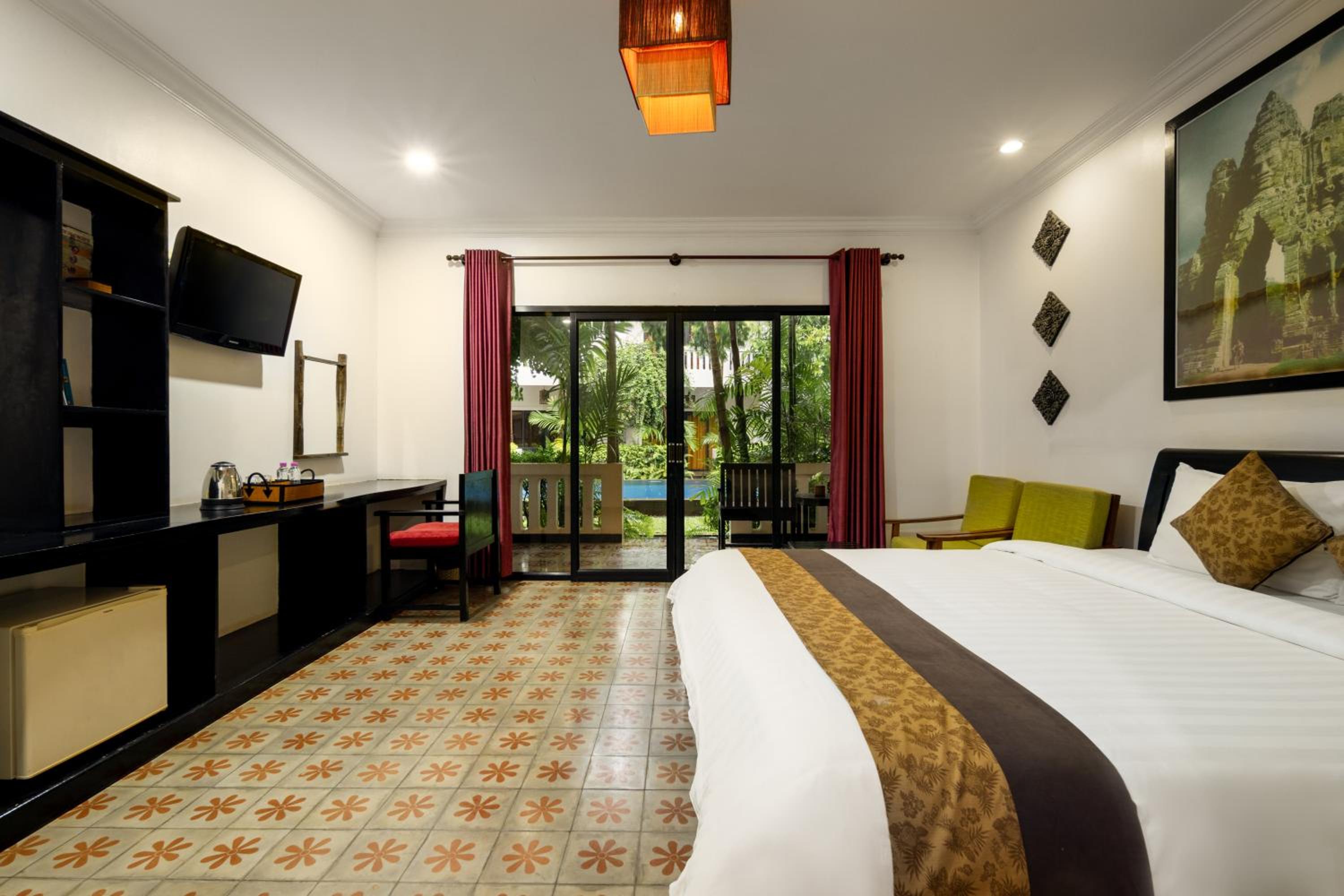 Deluxe Double Room Pool View 