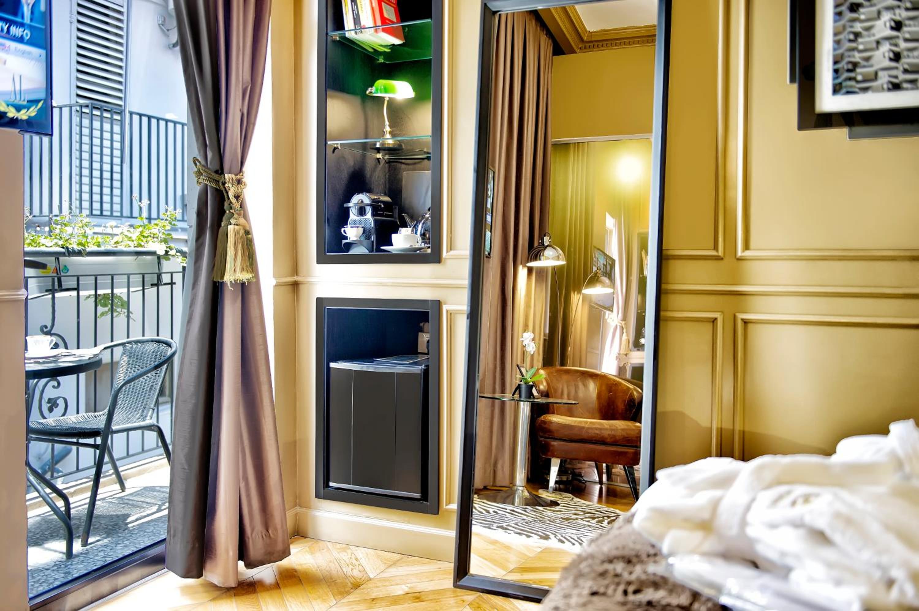 Luxury Room with Balcony