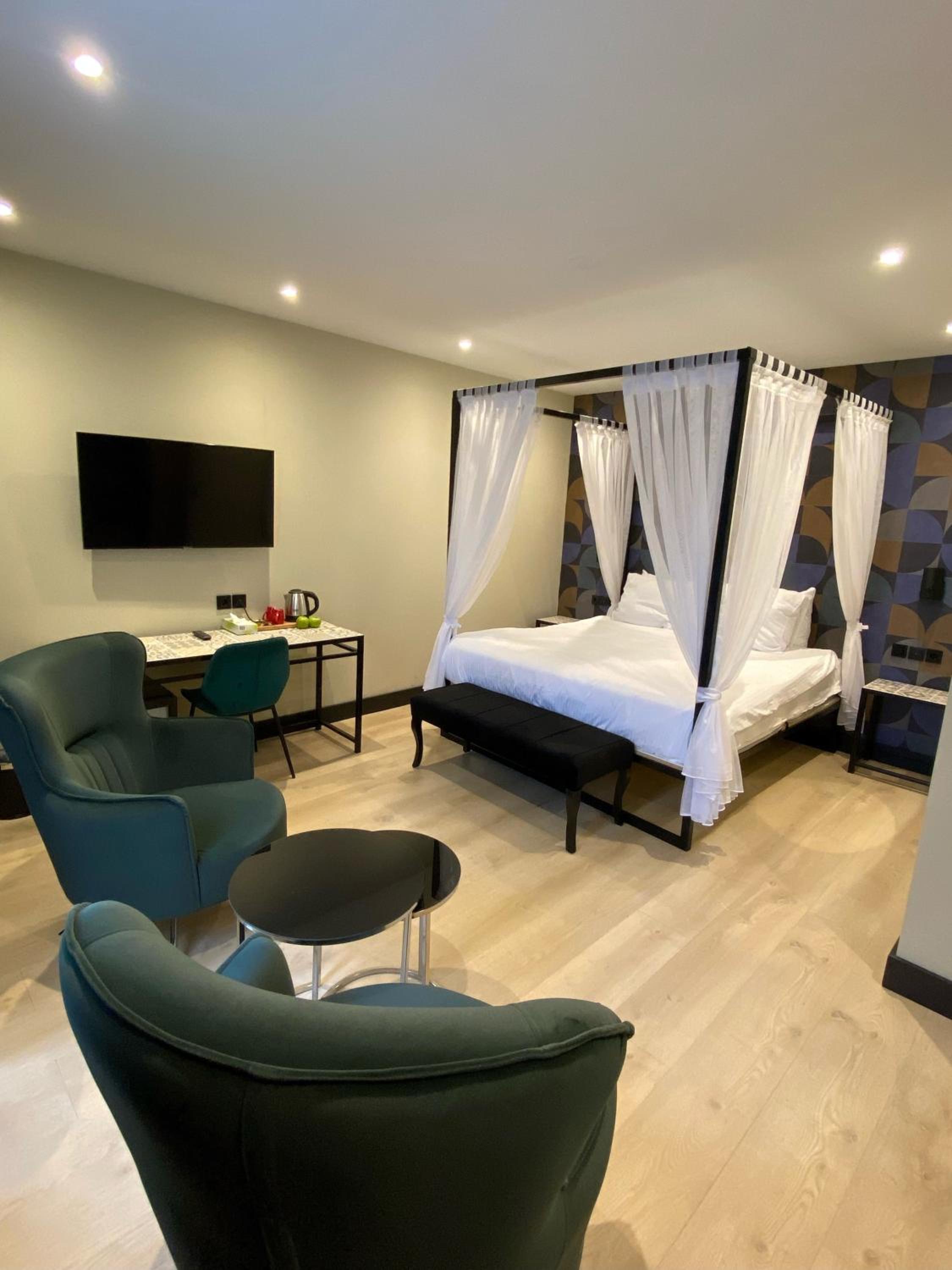 King Suite with Spa Bath