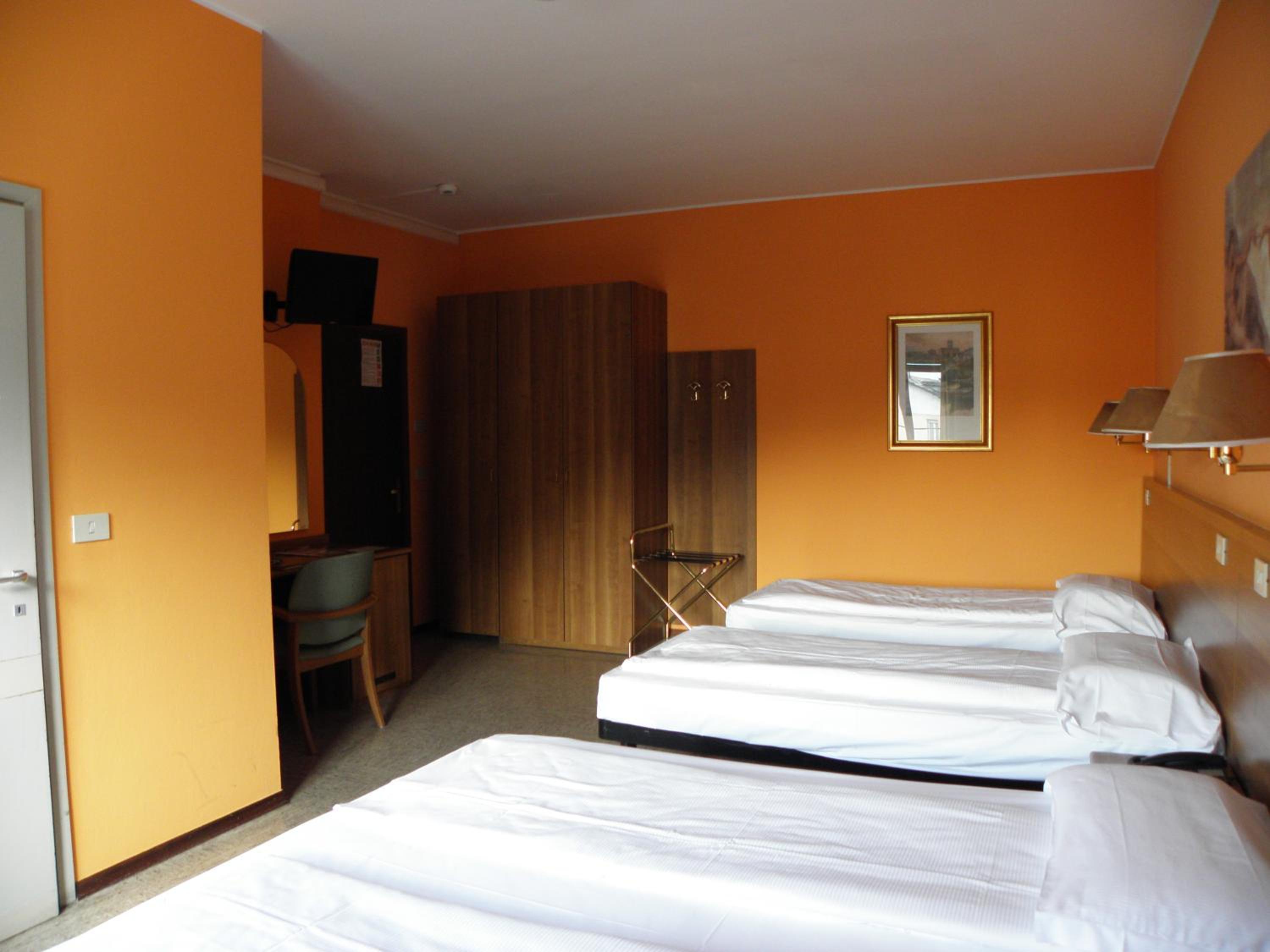 Quadruple room Economy