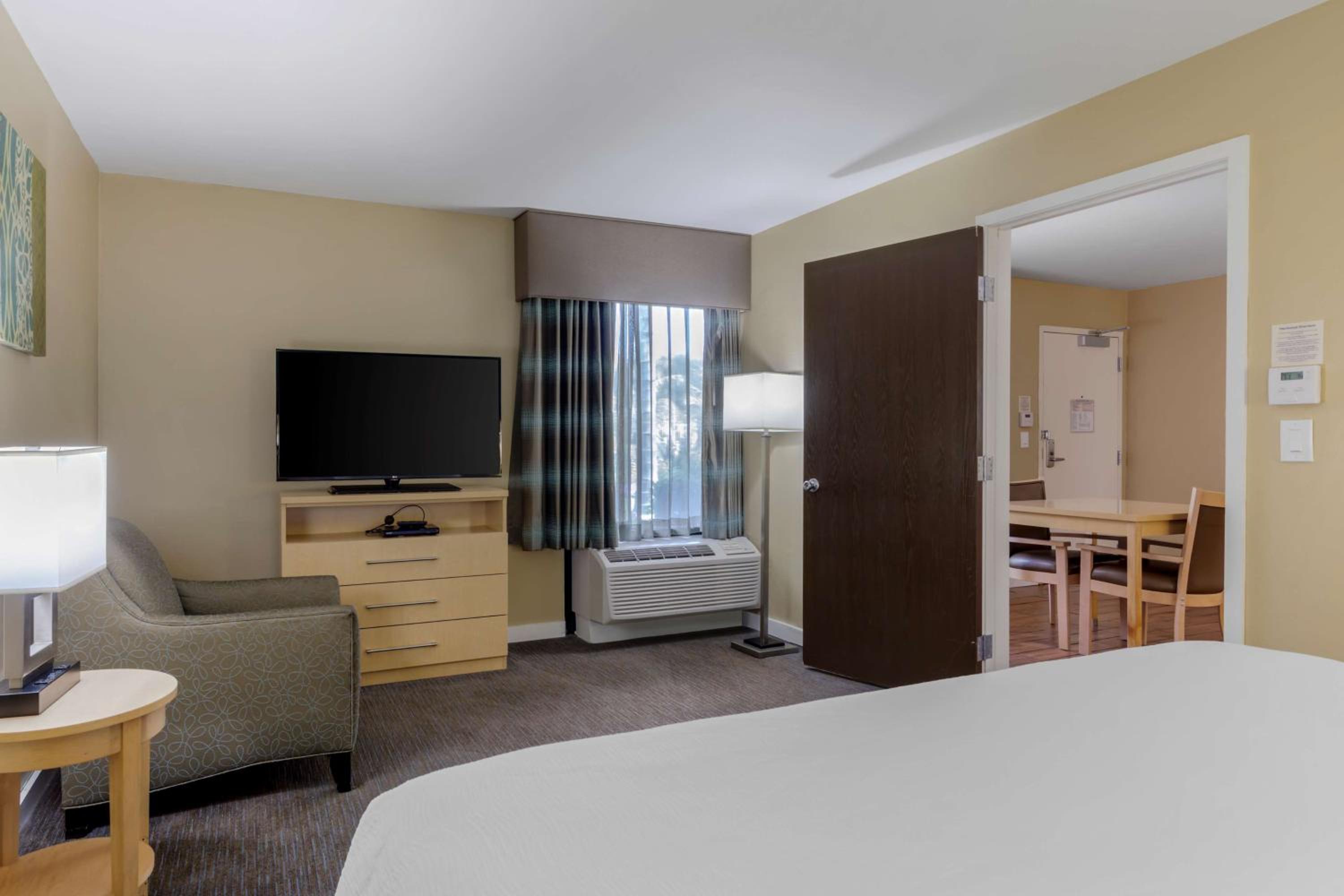 King Suite with Roll-In Shower and Sofa Bed - Disability Access/Non-Smoking