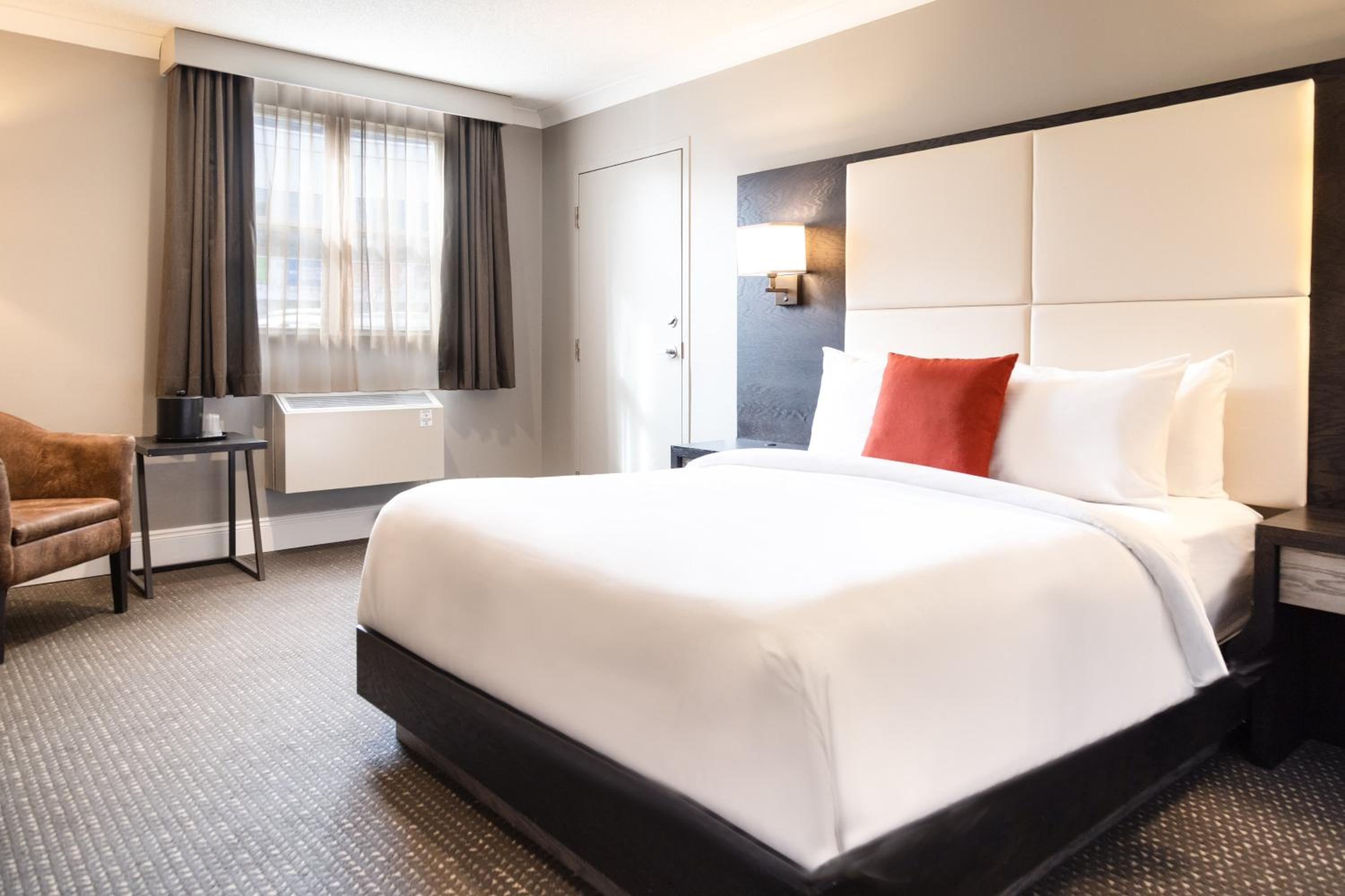 Double Room - Disability Access - Accessible Tub