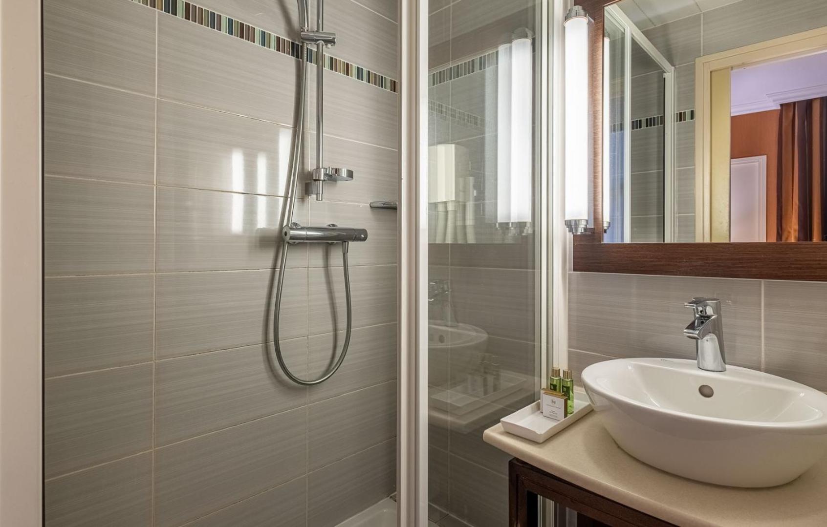 CLASSIC Double Room – Courtyard View