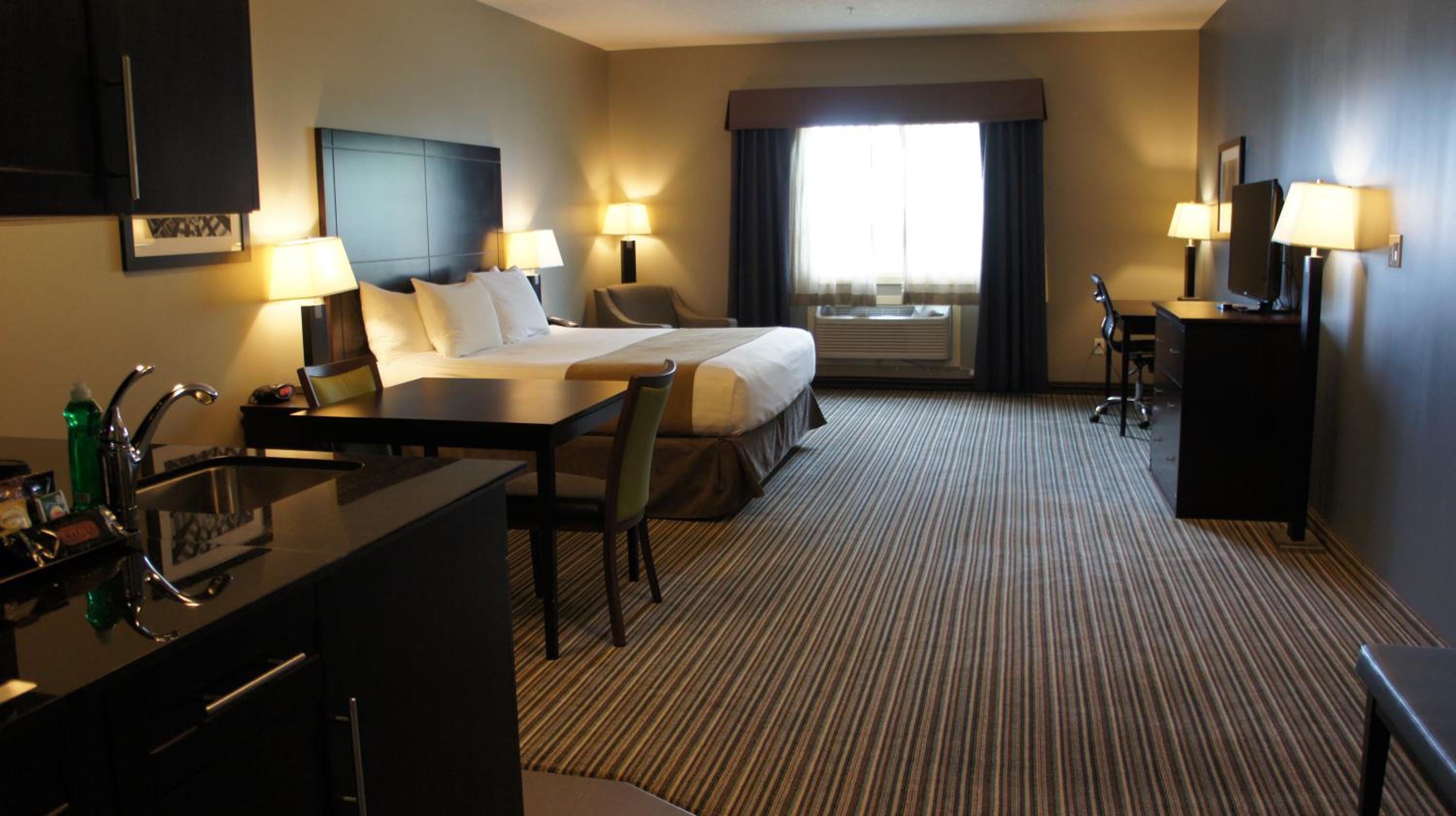 King Suite with Sofa Bed - Non-Smoking