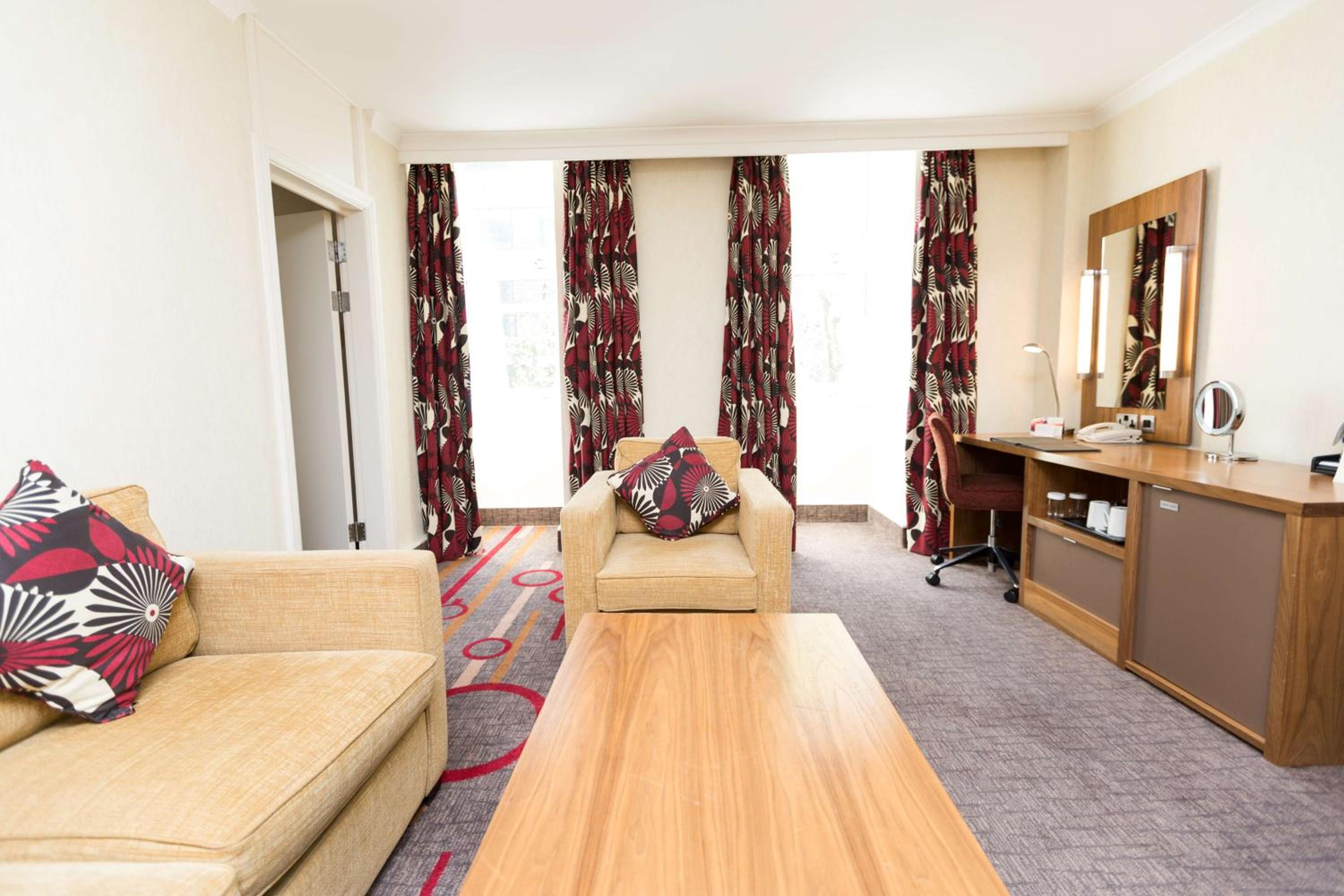 One-Bedroom King Suite