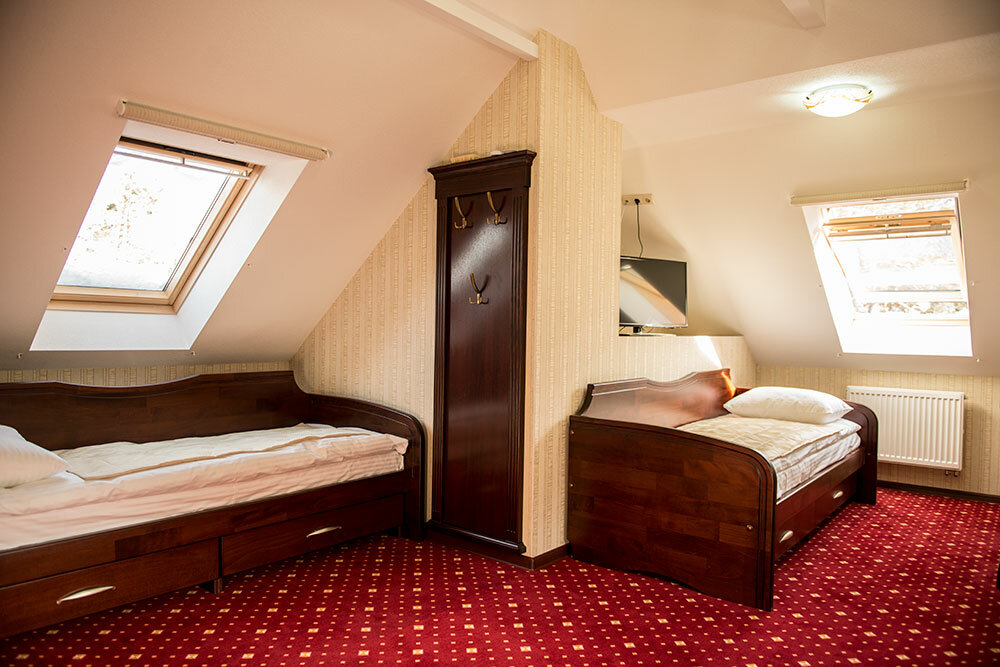 Двухкомнатный номер с тремя раздельными кроватями